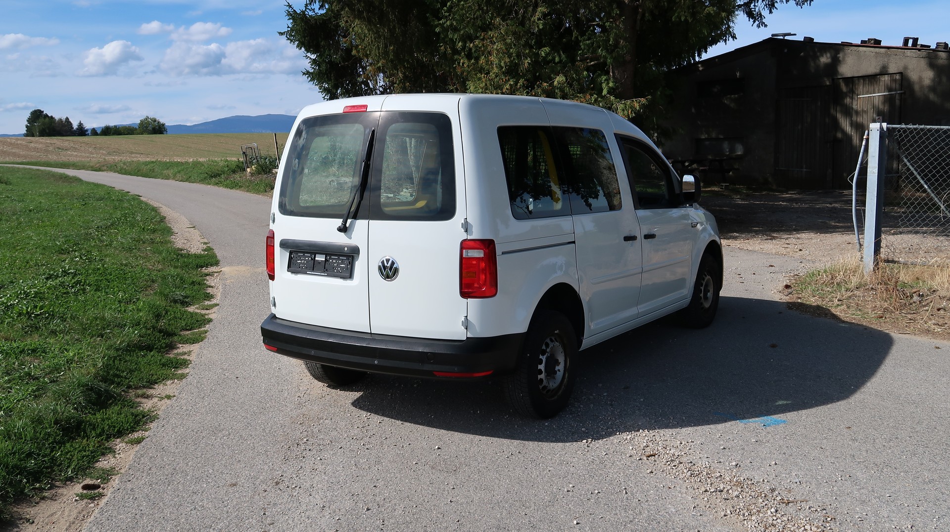VW VW CADDY 2.0 TDI / 4X4 / CH-image-8