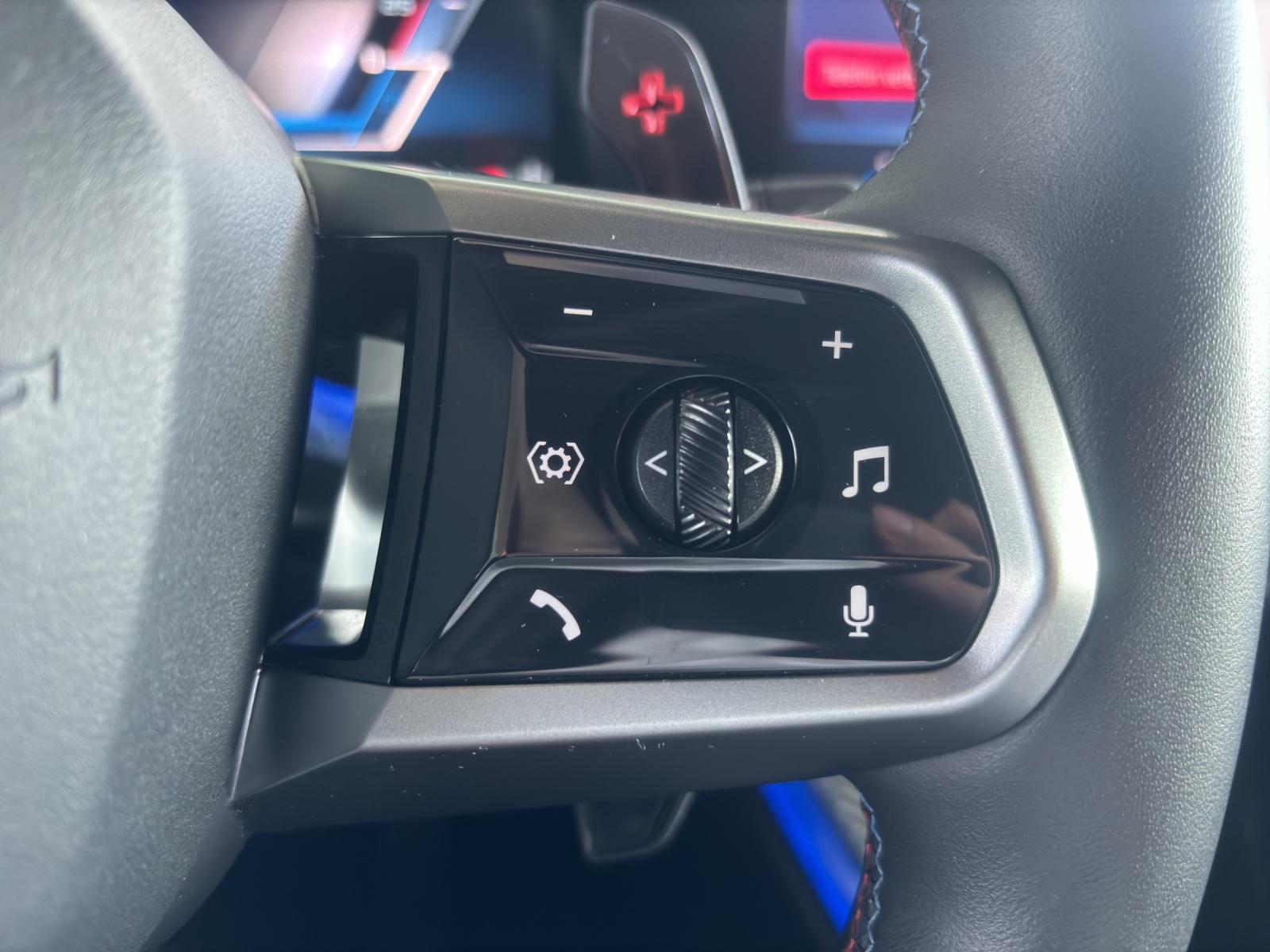 BMW X3 M50i-image-14