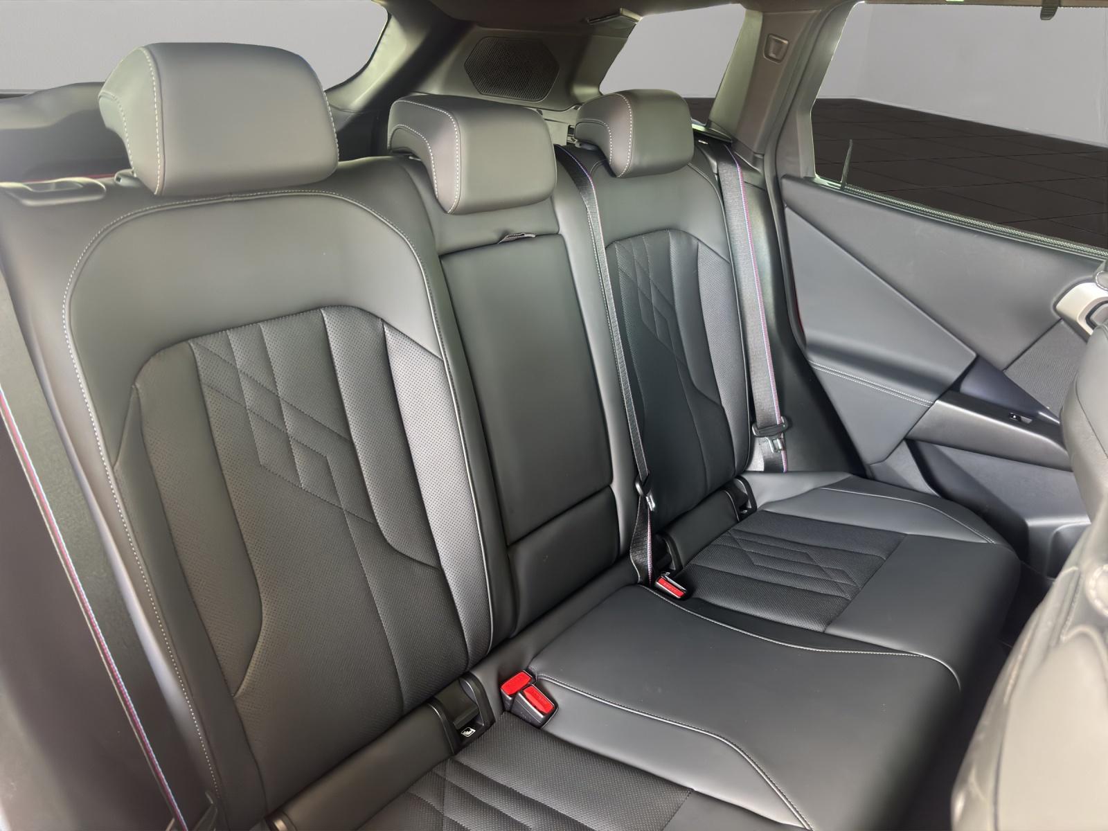 BMW X3 M50i-image-21