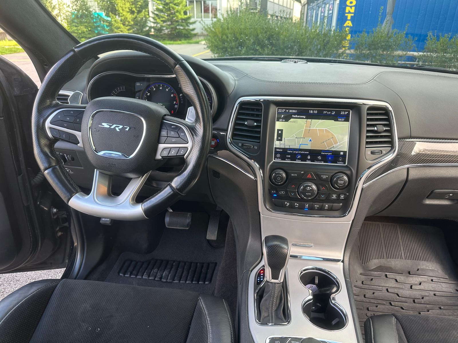 JEEP Grand Cherokee 6.4 V8 HEMI SRT8 Automatic-image-7