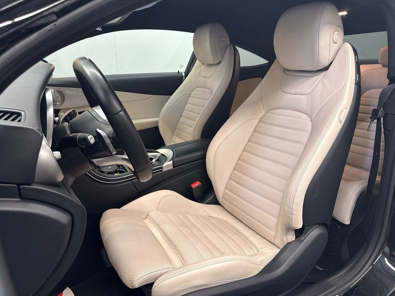 MERCEDES-BENZ C 300 d Coupé AMG Line 9G-Tronic-image-4