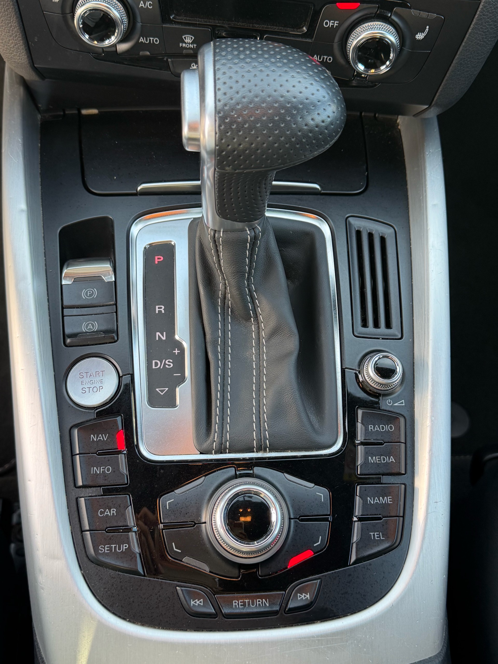 AUDI Q5 2.0 TDI quattro S-tronic-image-22