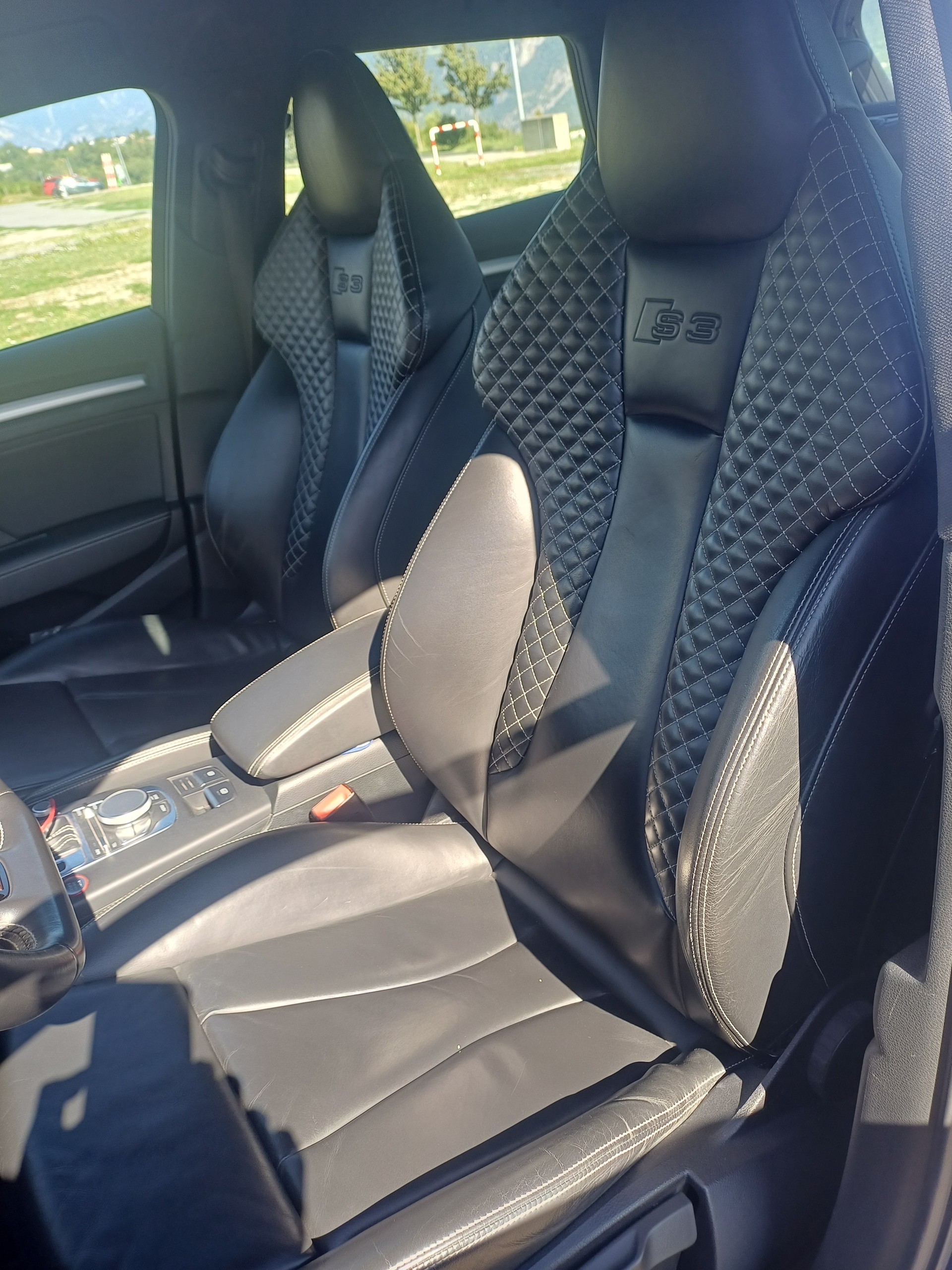 AUDI 2.0 T FSI quattro S-Tronic-image-5