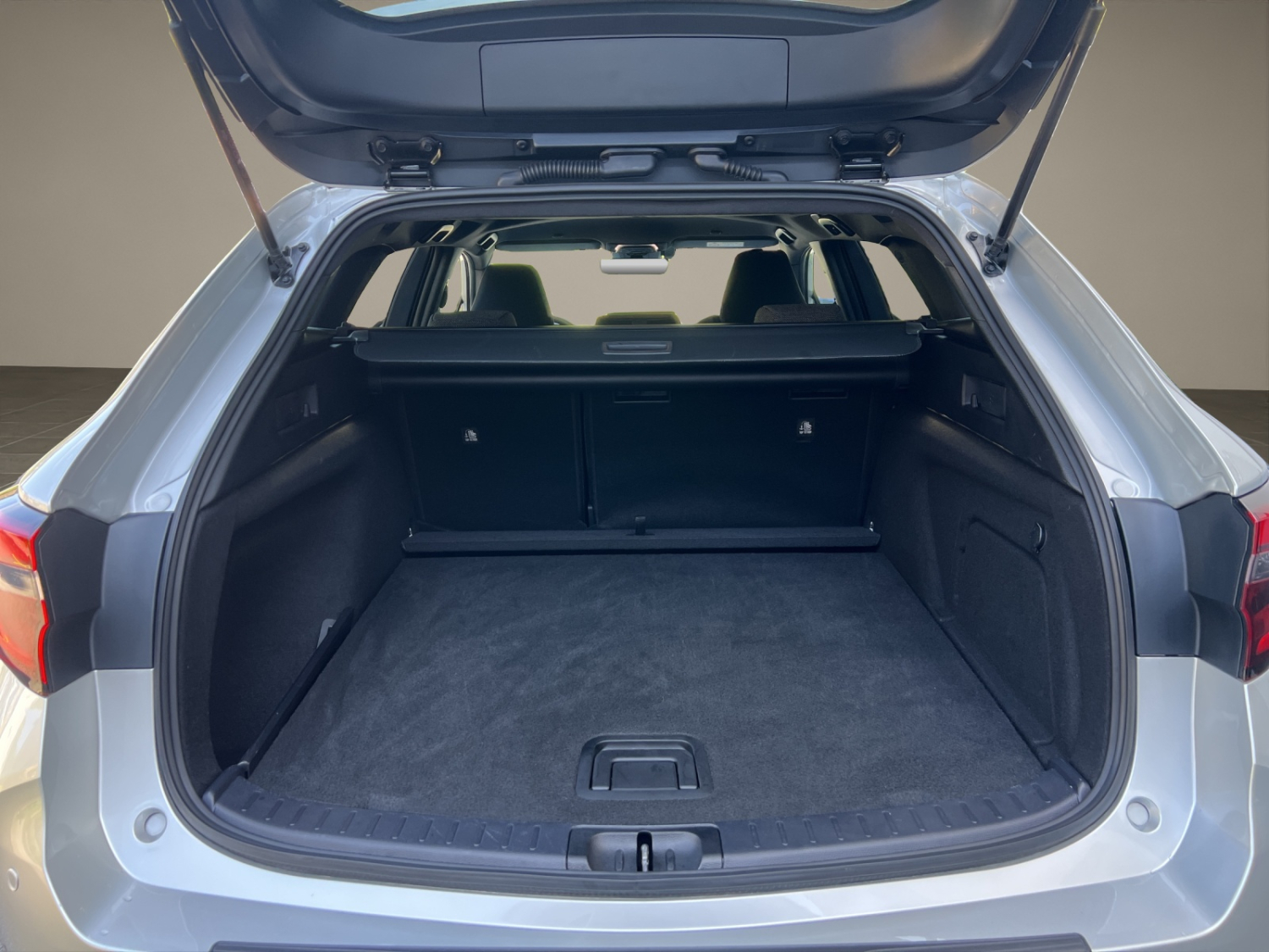 TOYOTA Corolla Touring Sports 2.0 HSD Trend-image-22