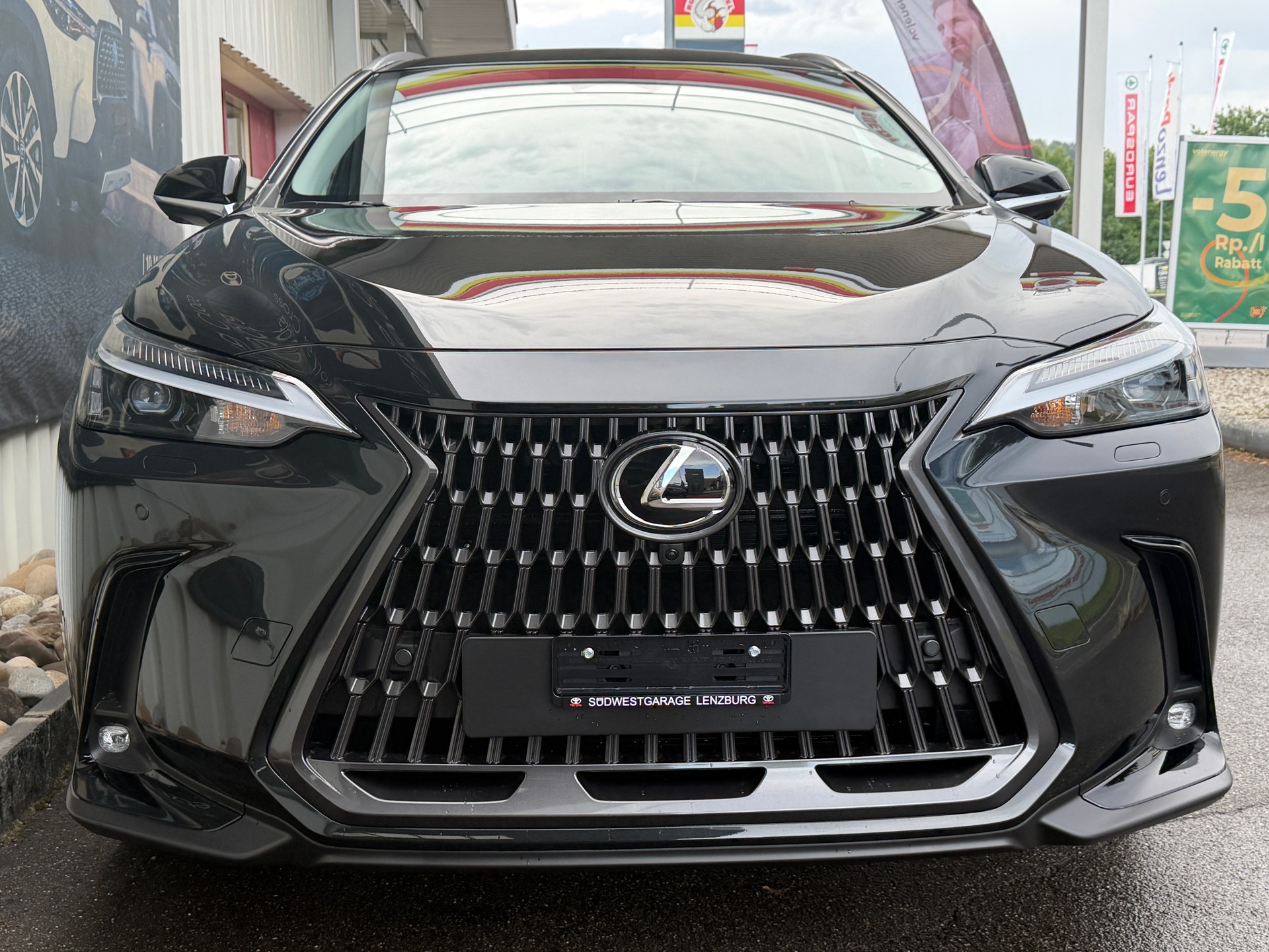 LEXUS NX 450h+ E-FOUR Comfort-image-2