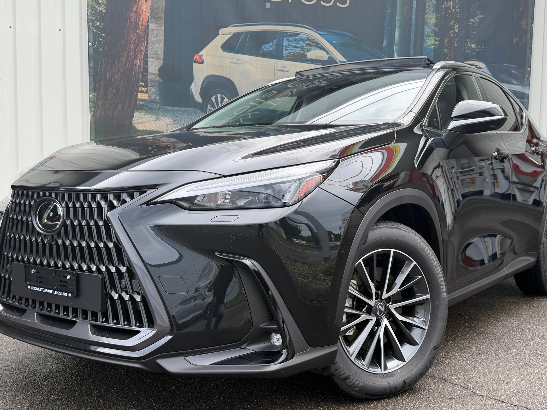 LEXUS NX 450h+ E-FOUR Comfort-image-0