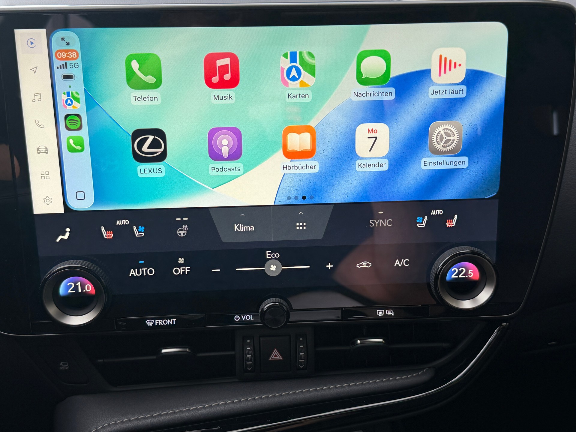 LEXUS NX 450h+ E-FOUR Comfort-image-17