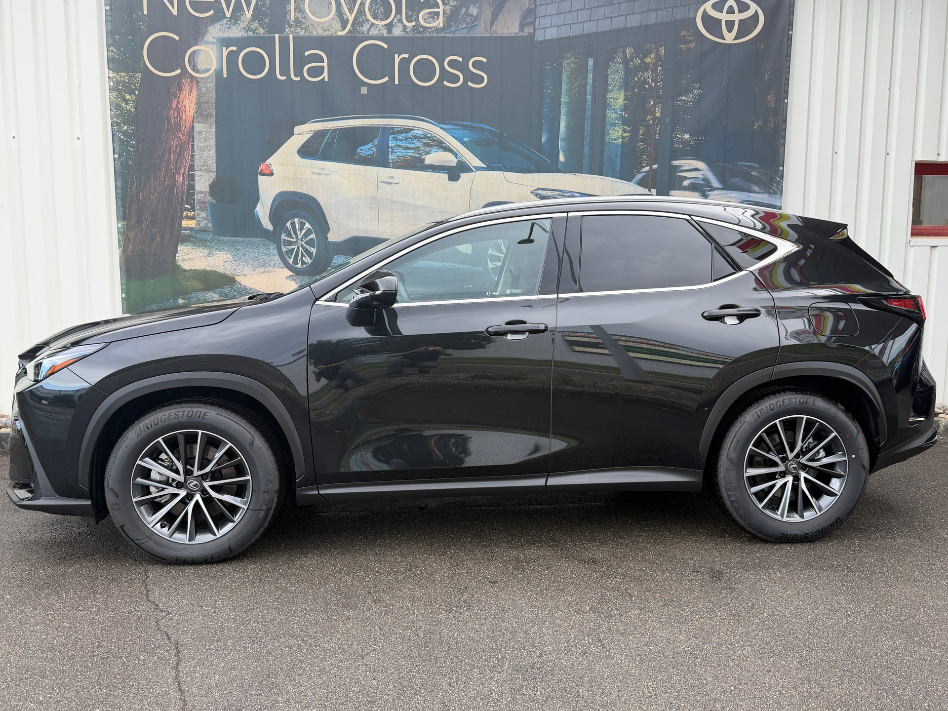 LEXUS NX 450h+ E-FOUR Comfort-image-3