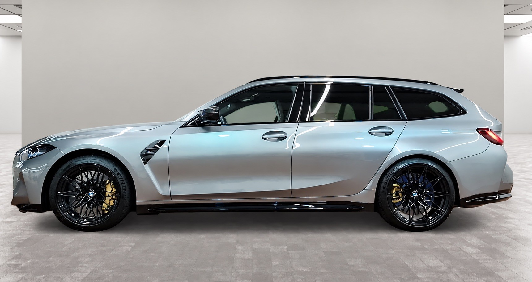 BMW M3 Touring xDrive Competition M-image-2