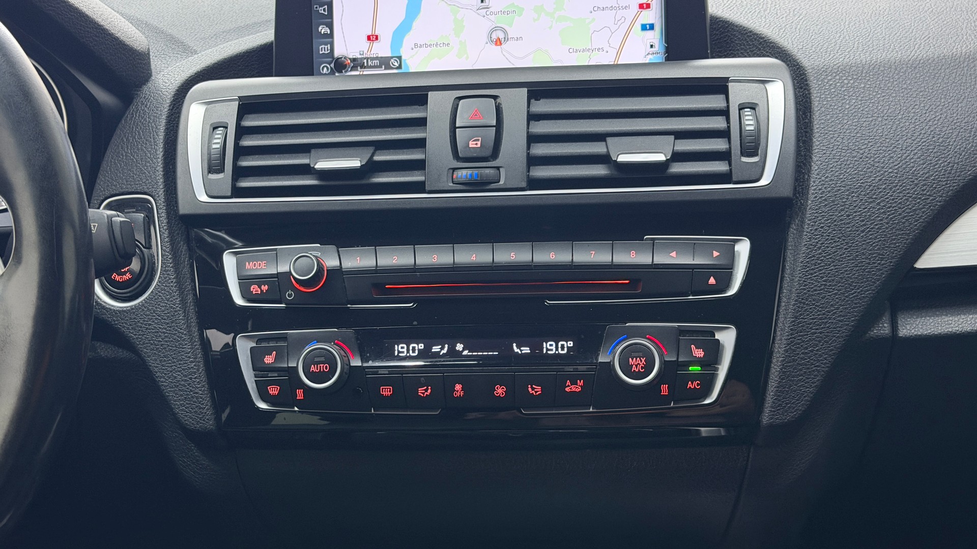 BMW 120d xDrive M Sport Steptronic-image-12