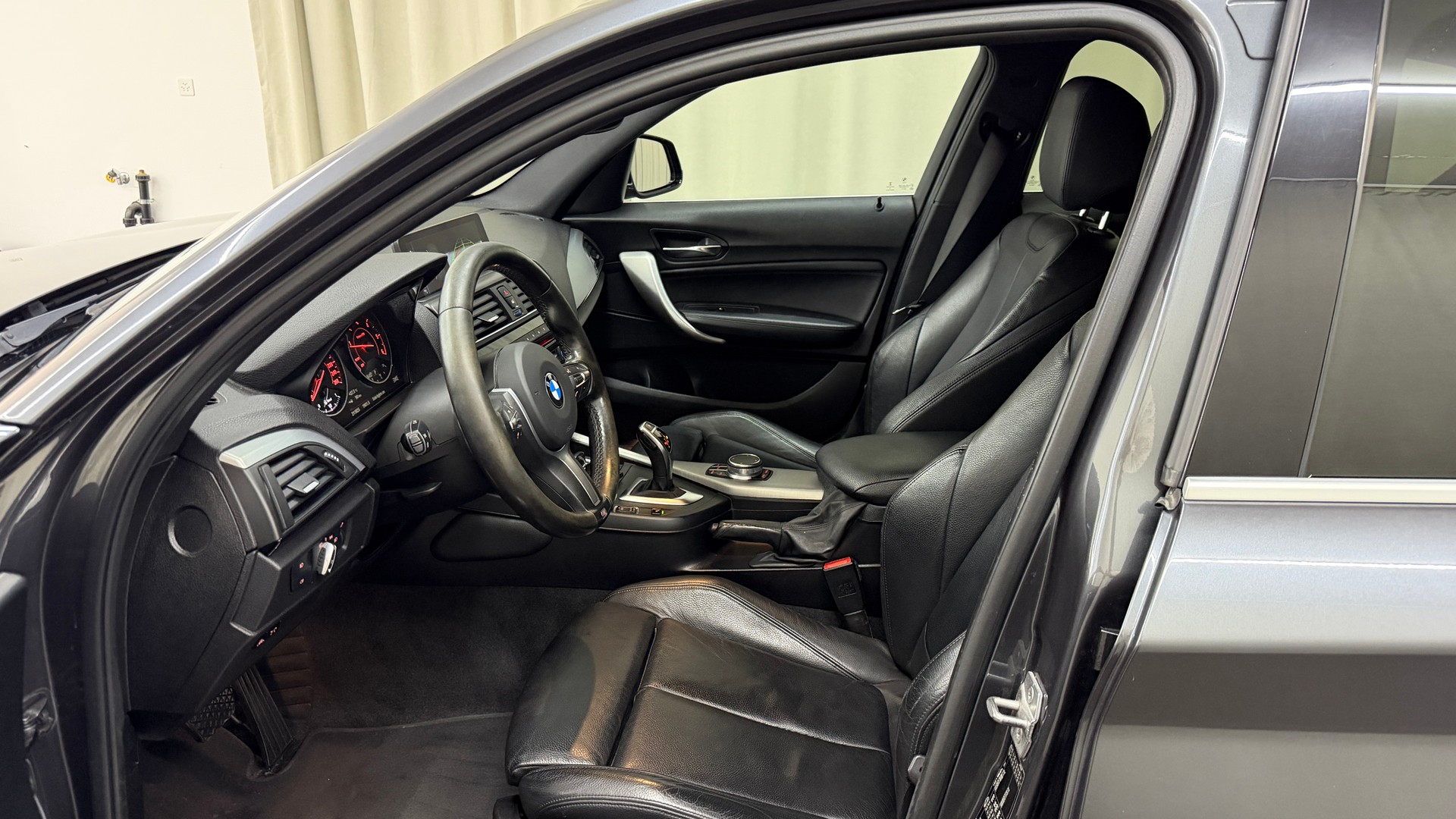 BMW 120d xDrive M Sport Steptronic-image-6