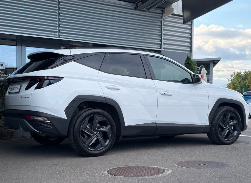 HYUNDAI Tucson 1.6 TGDi 48V Amplia-image-2