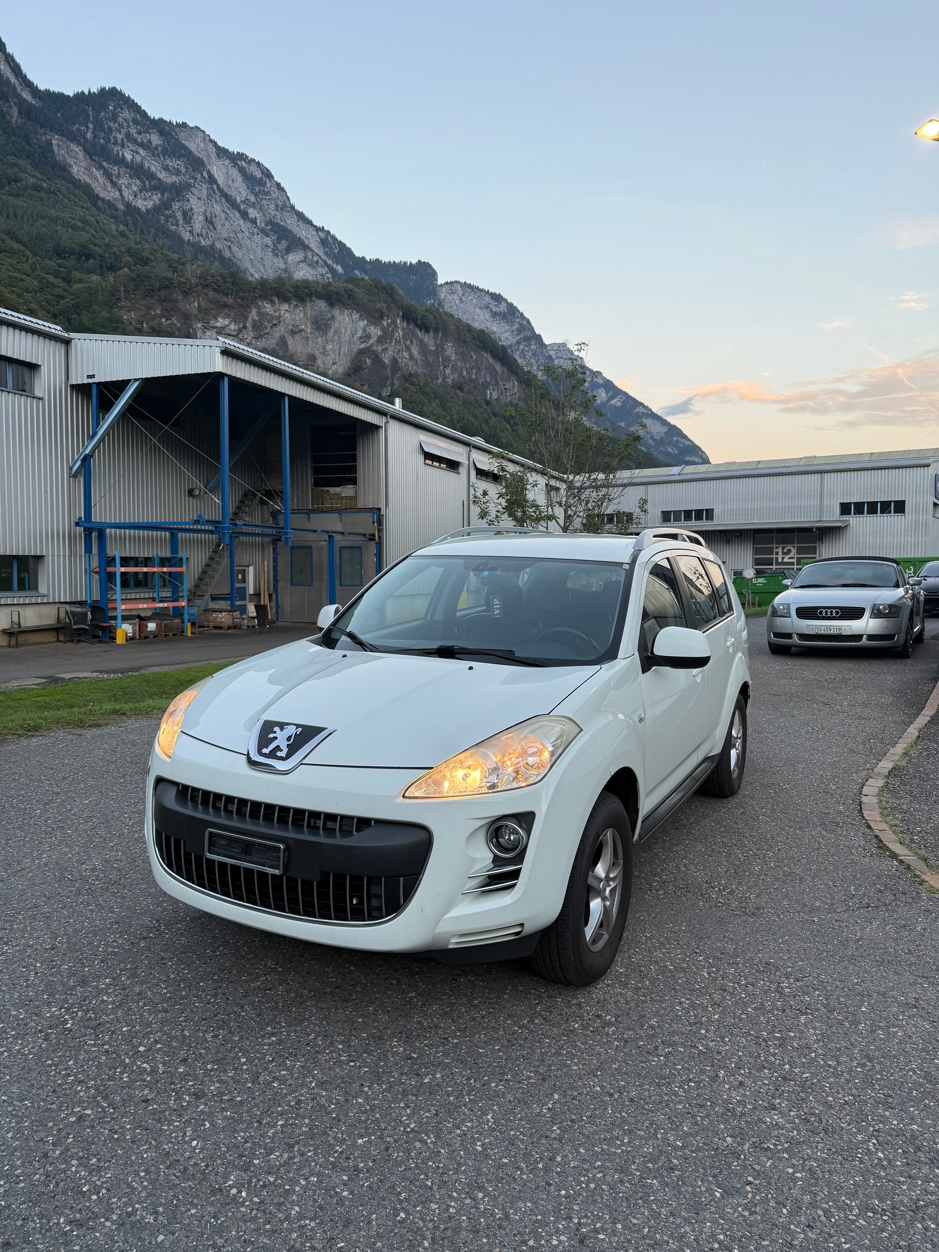 PEUGEOT 4007 2.2 HDi Dynamic DCS6-image-0