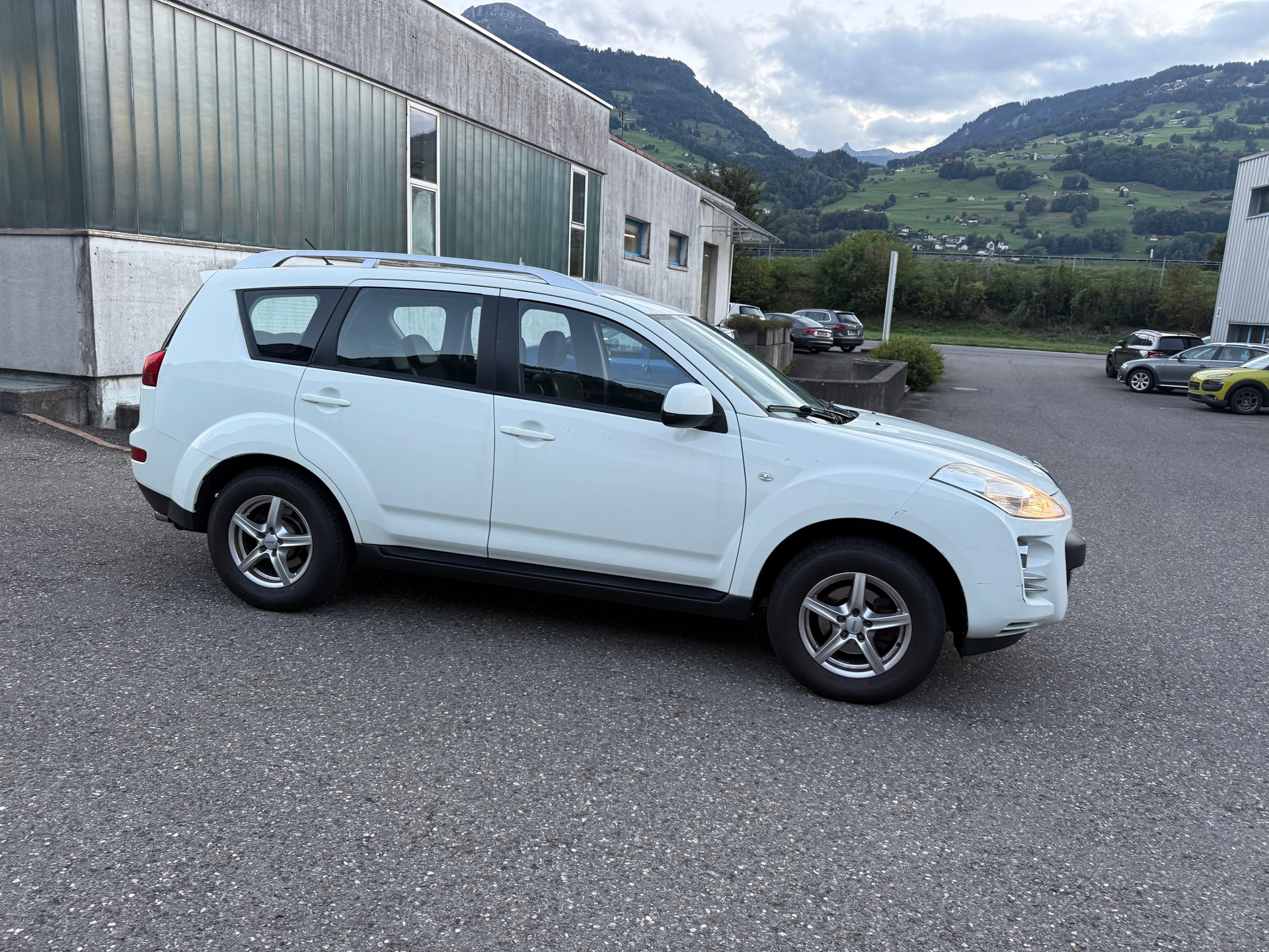 PEUGEOT 4007 2.2 HDi Dynamic DCS6-image-6