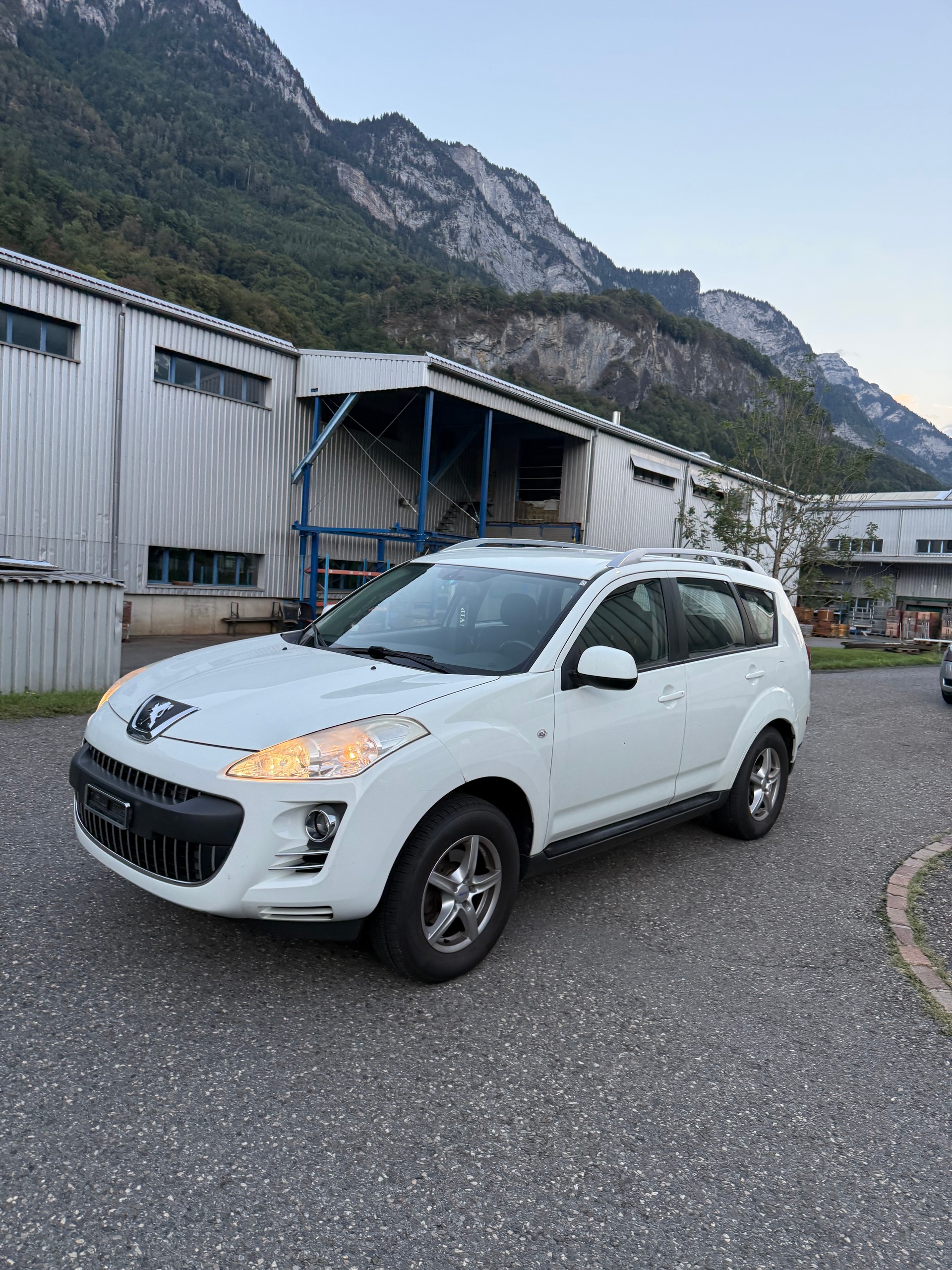 PEUGEOT 4007 2.2 HDi Dynamic DCS6-image-1