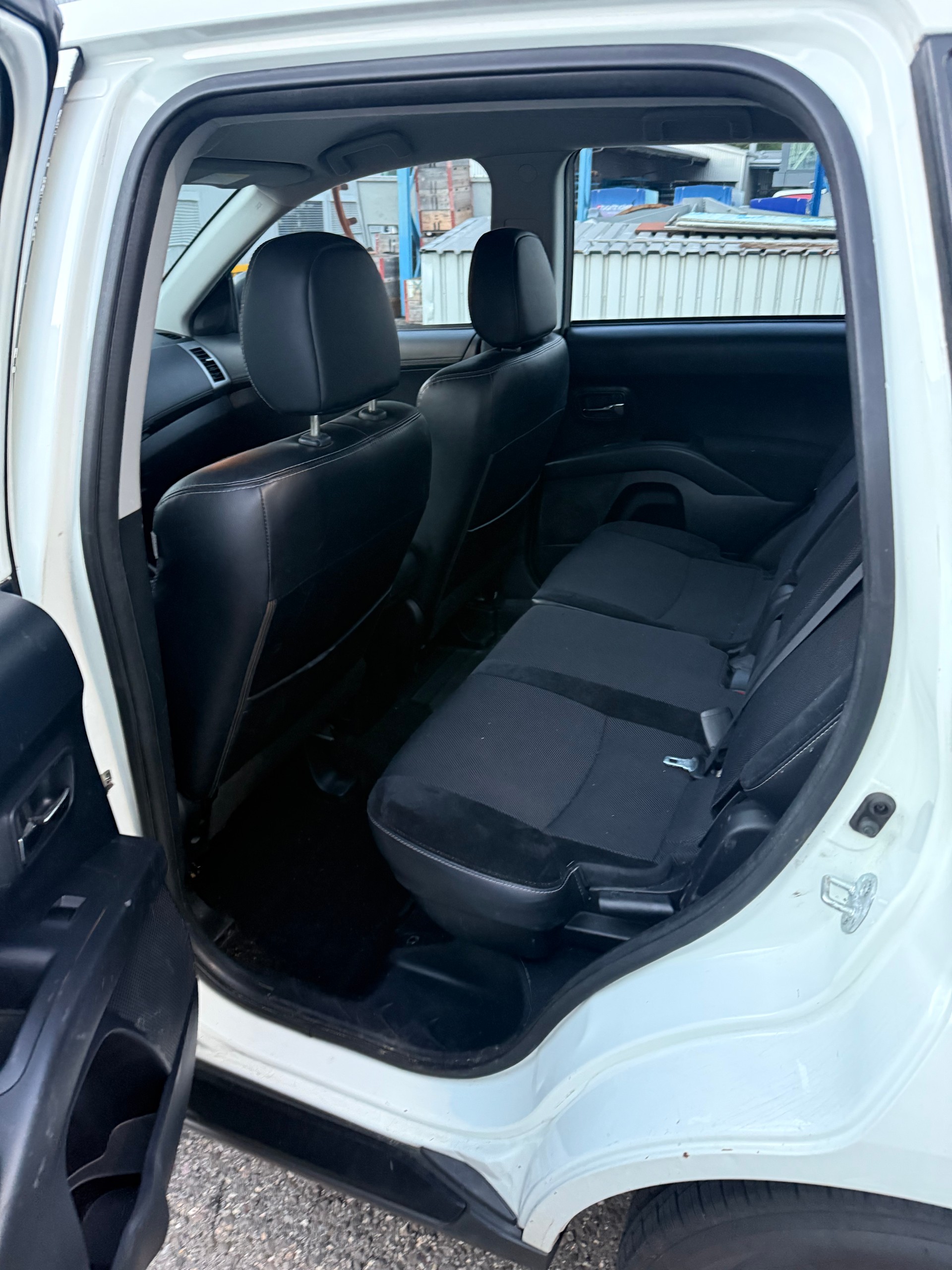 PEUGEOT 4007 2.2 HDi Dynamic DCS6-image-14