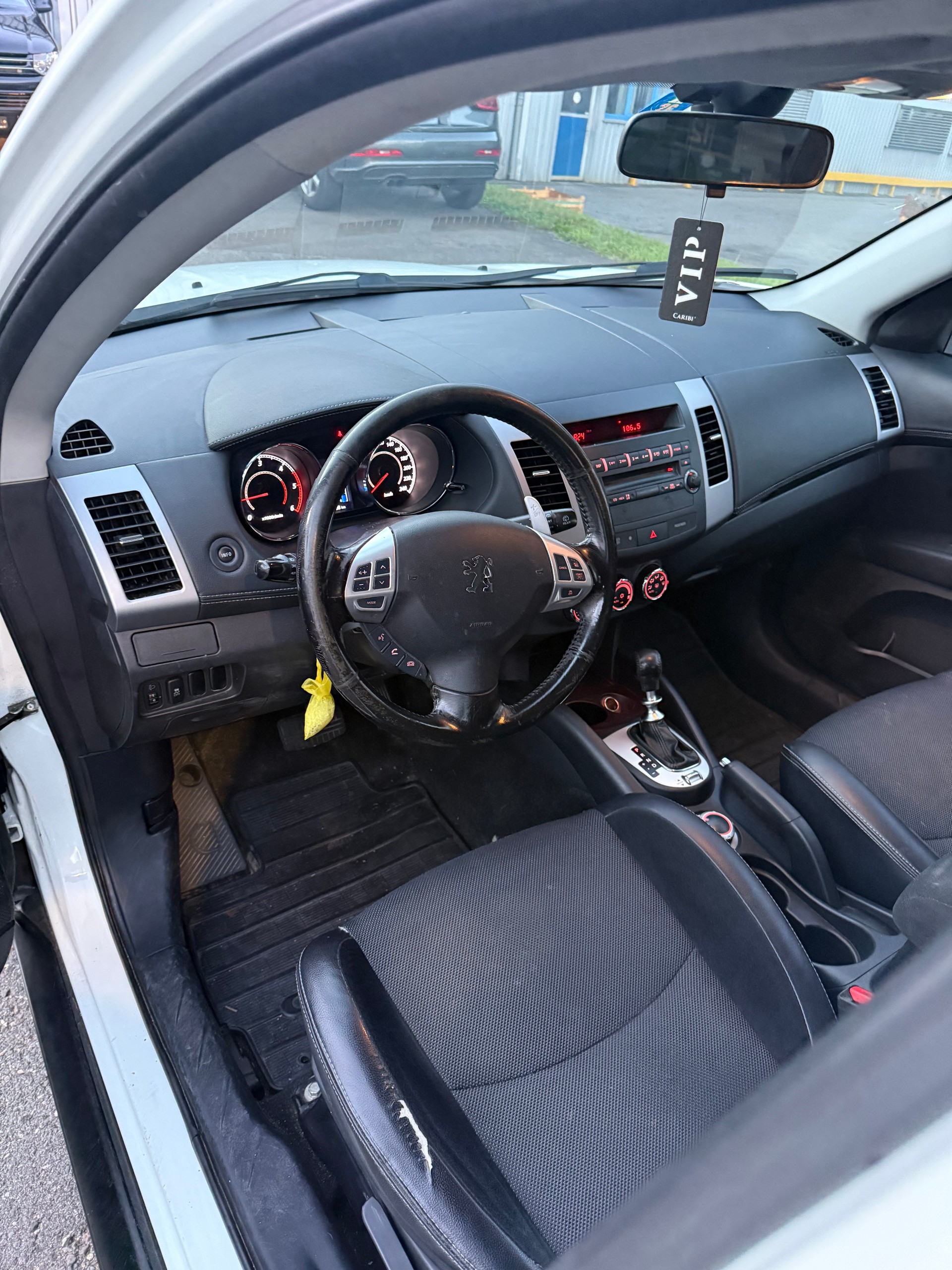 PEUGEOT 4007 2.2 HDi Dynamic DCS6-image-7