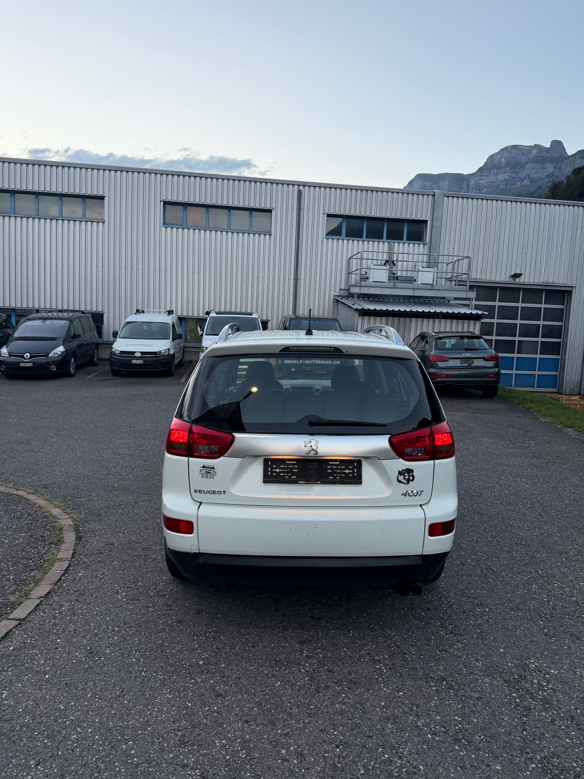 PEUGEOT 4007 2.2 HDi Dynamic DCS6-image-19