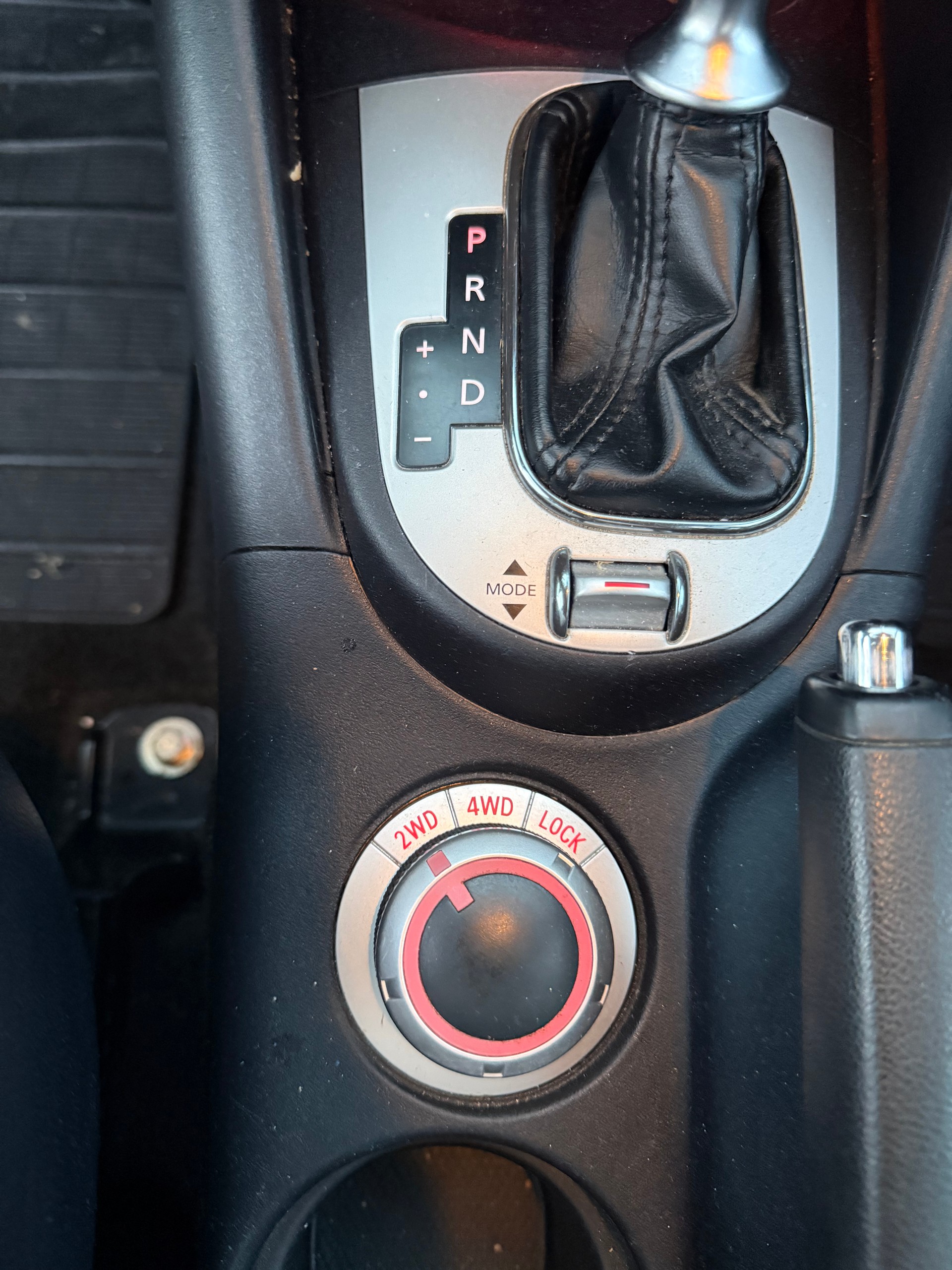 PEUGEOT 4007 2.2 HDi Dynamic DCS6-image-11