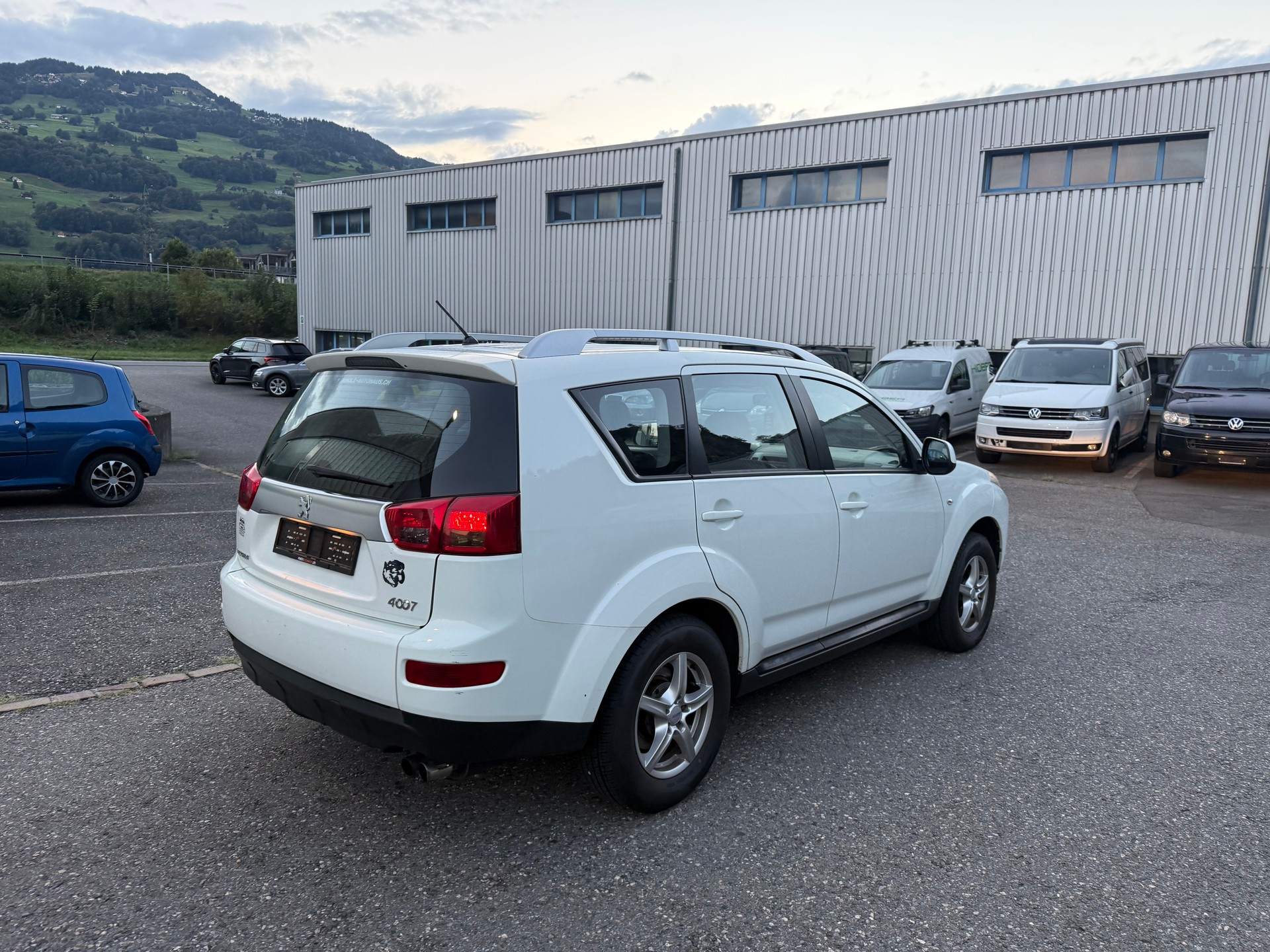 PEUGEOT 4007 2.2 HDi Dynamic DCS6-image-21