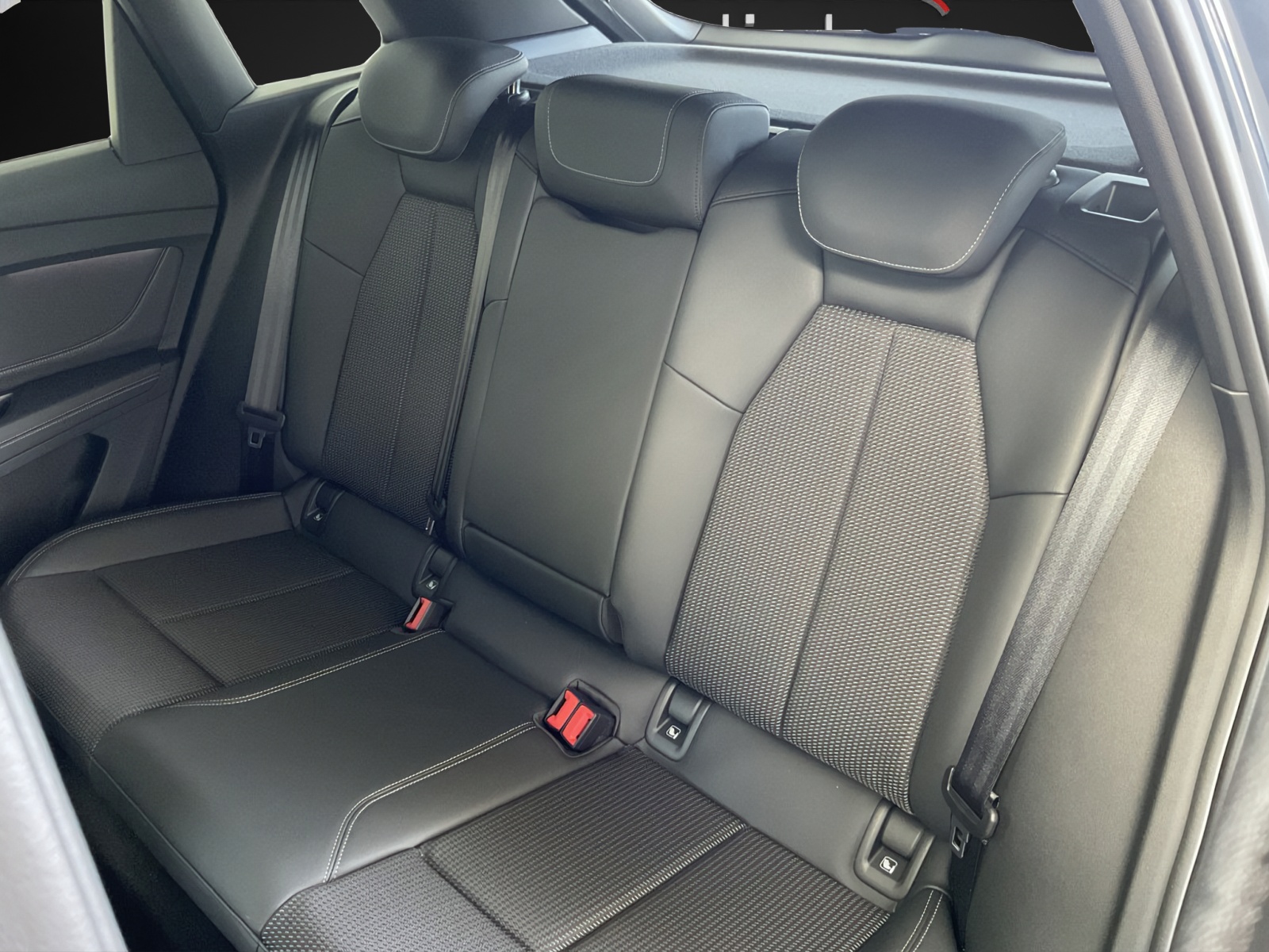 AUDI Q4 e-tron SUV quattro-image-6