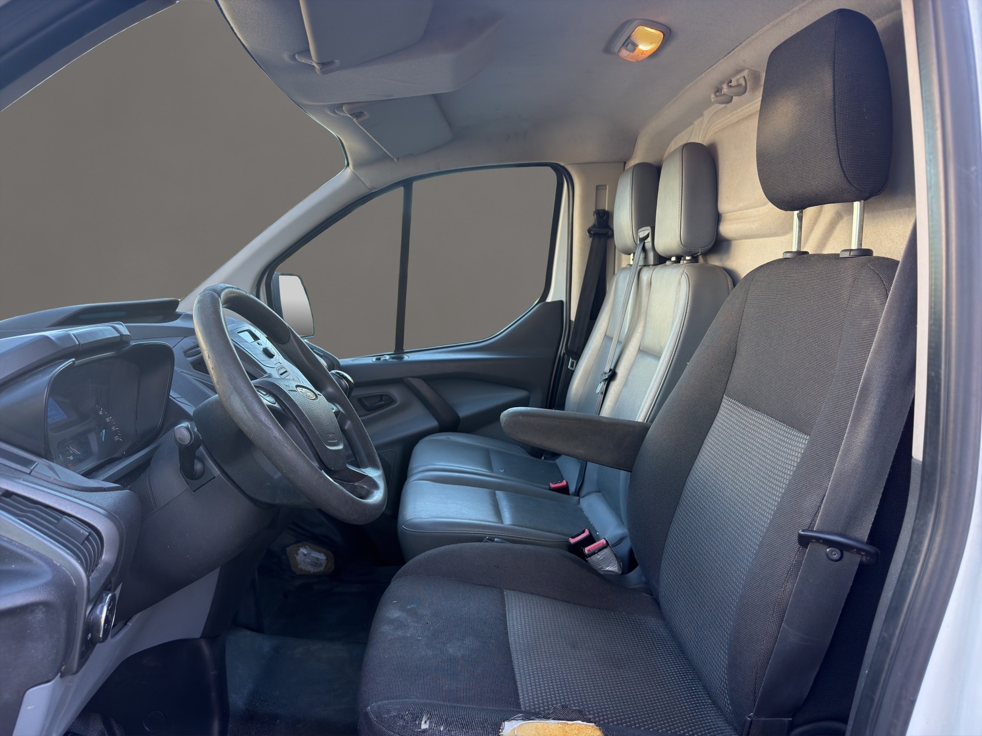FORD Transit Custom Van 250 L1H1 Level 3 3 SITZ-image-10