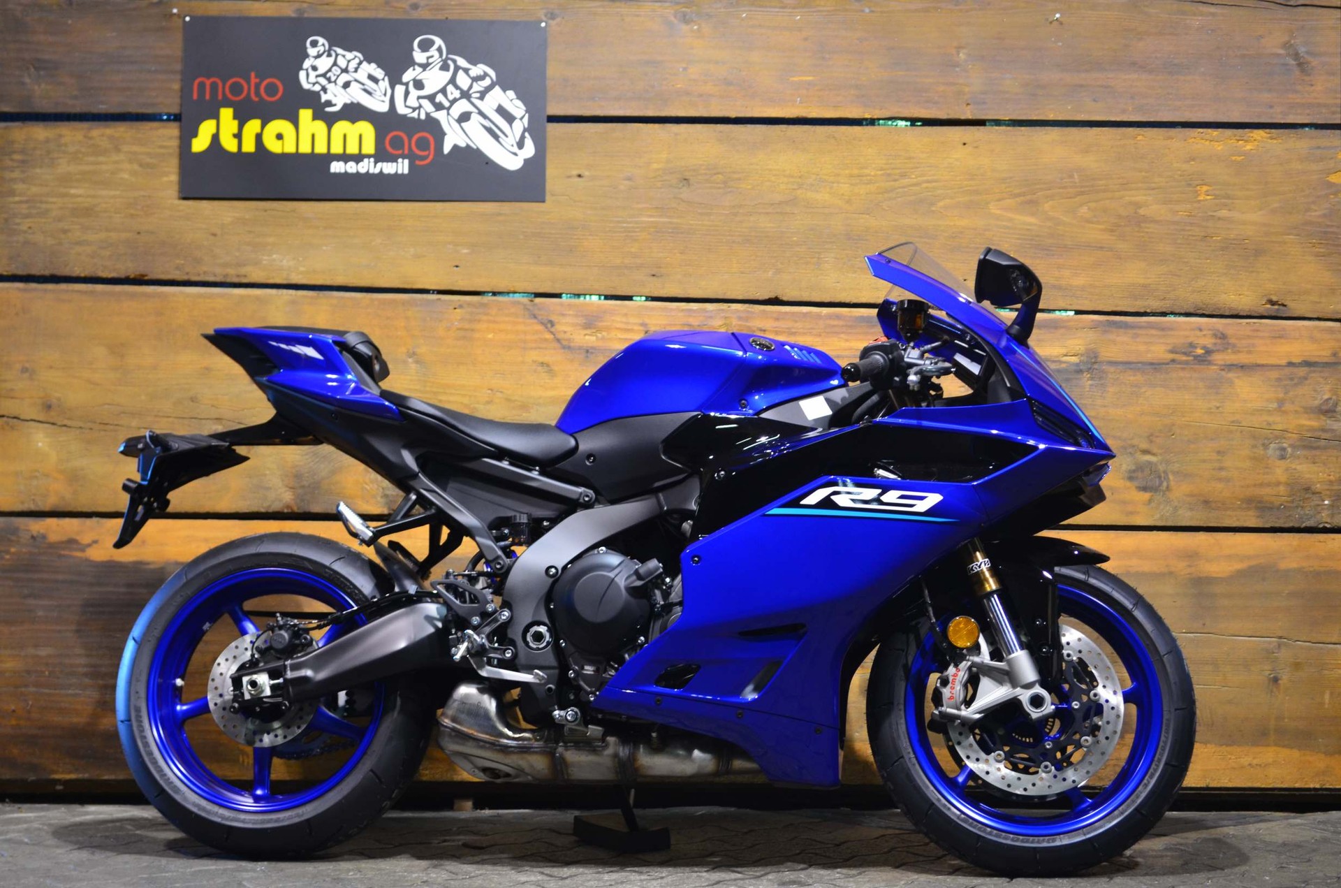 YAMAHA R9 ABS (auf Anfrage)-showroom-element-1