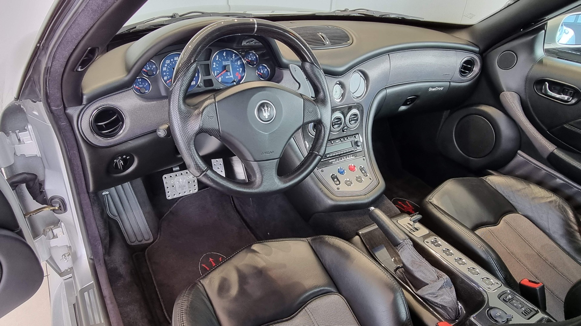 MASERATI GRANSPORT Coupé 4.2 V8-image-14