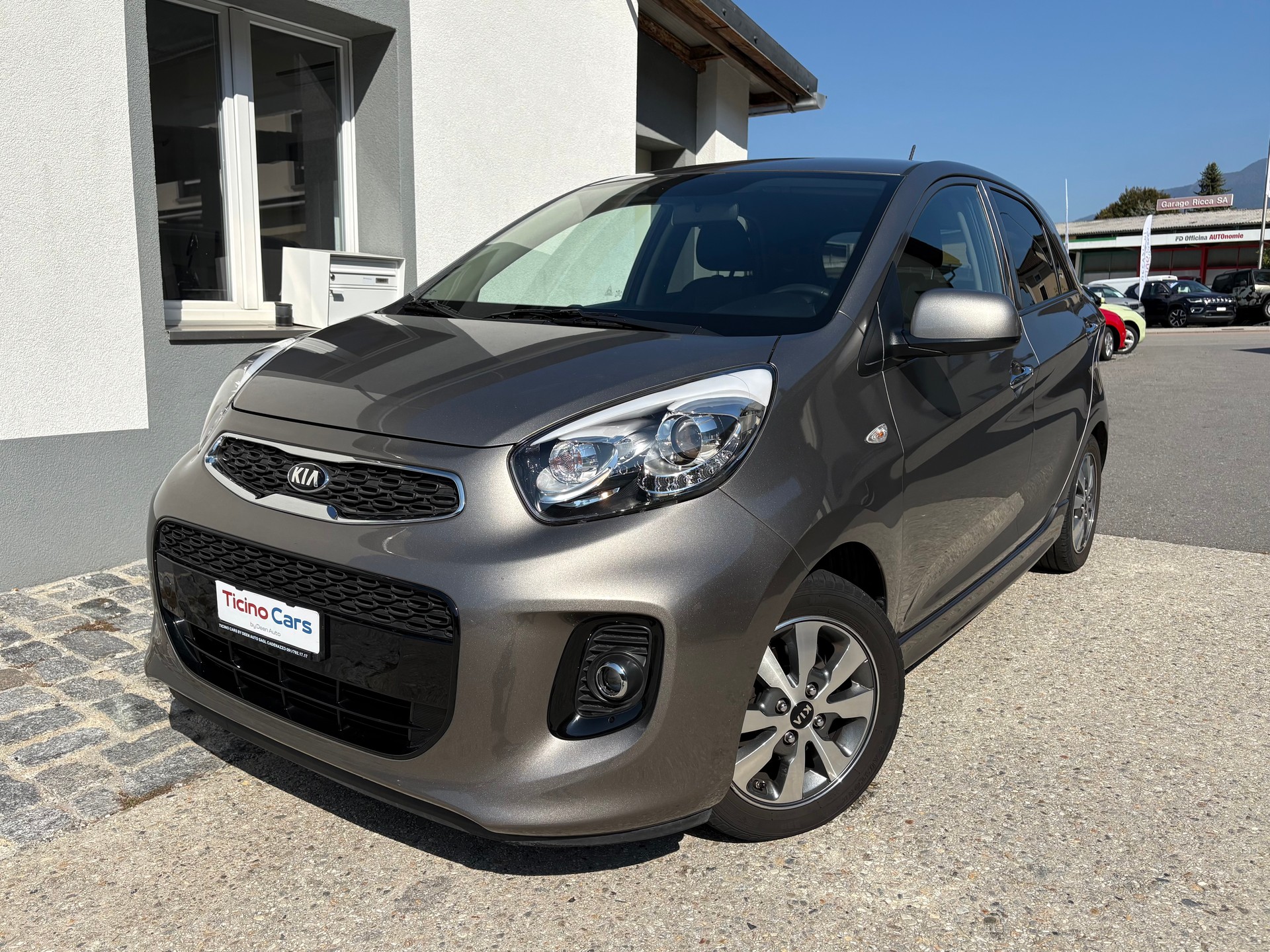 KIA Picanto 1.2 CVVT Swiss Champion Automatic-image-1