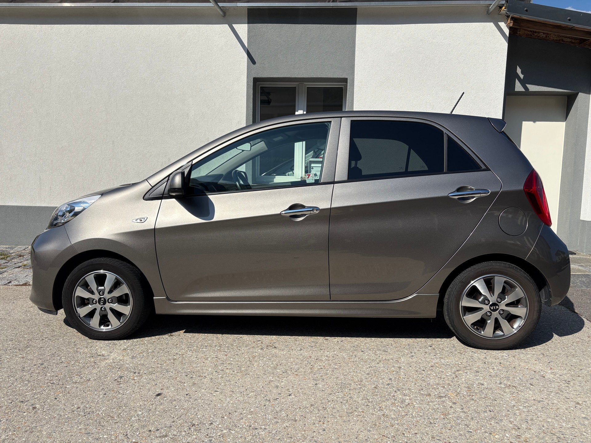 KIA Picanto 1.2 CVVT Swiss Champion Automatic-image-3