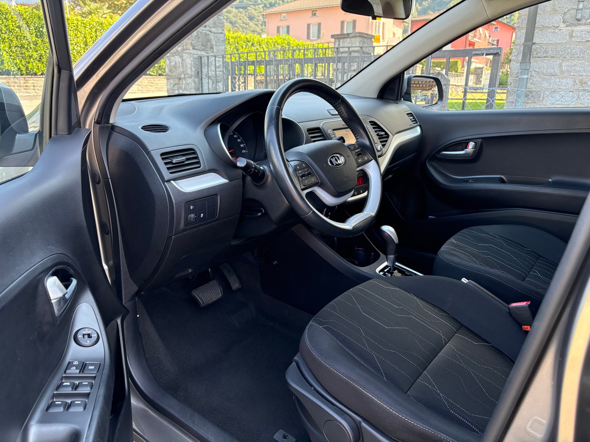 KIA Picanto 1.2 CVVT Swiss Champion Automatic-image-7