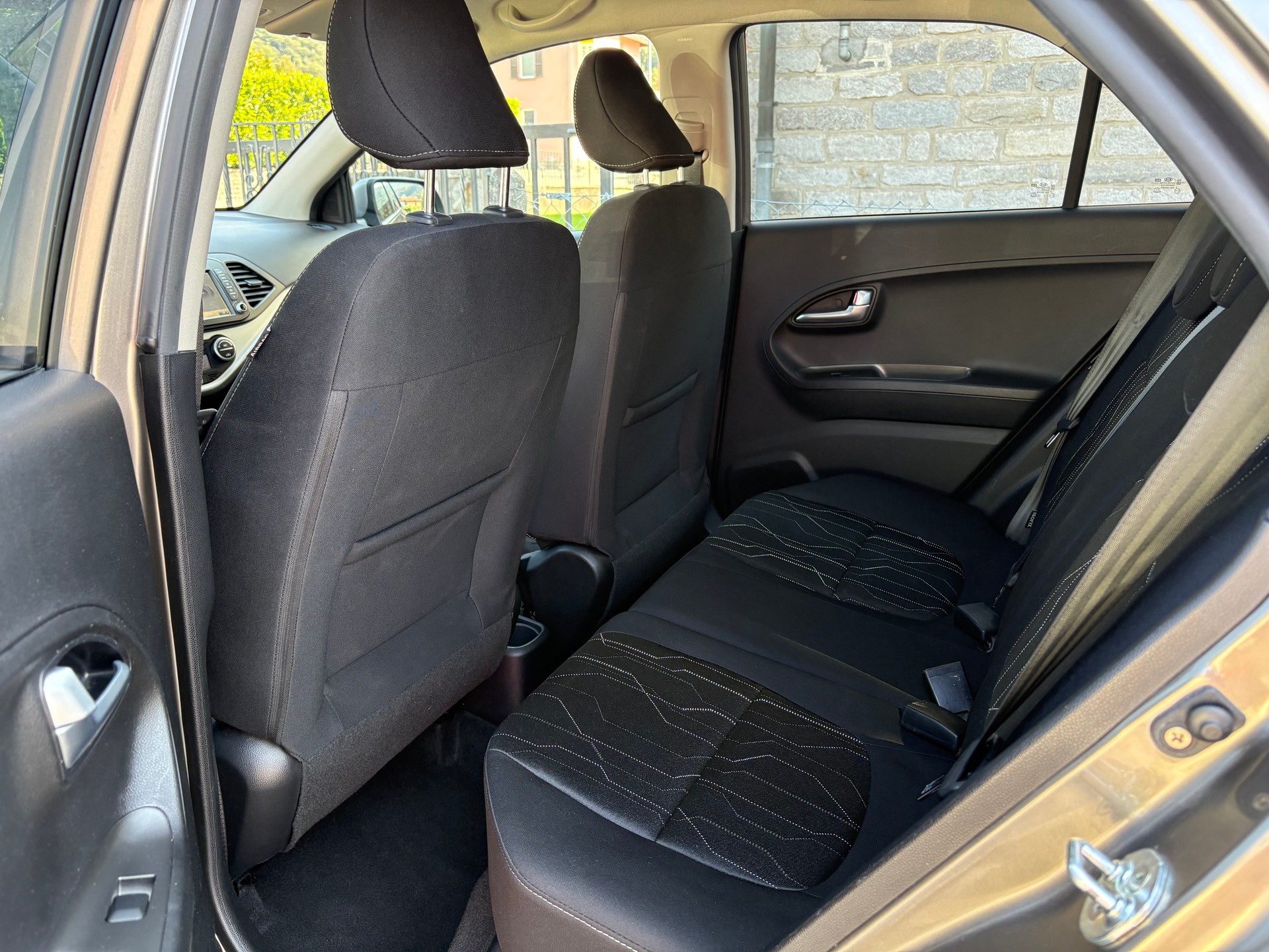 KIA Picanto 1.2 CVVT Swiss Champion Automatic-image-10