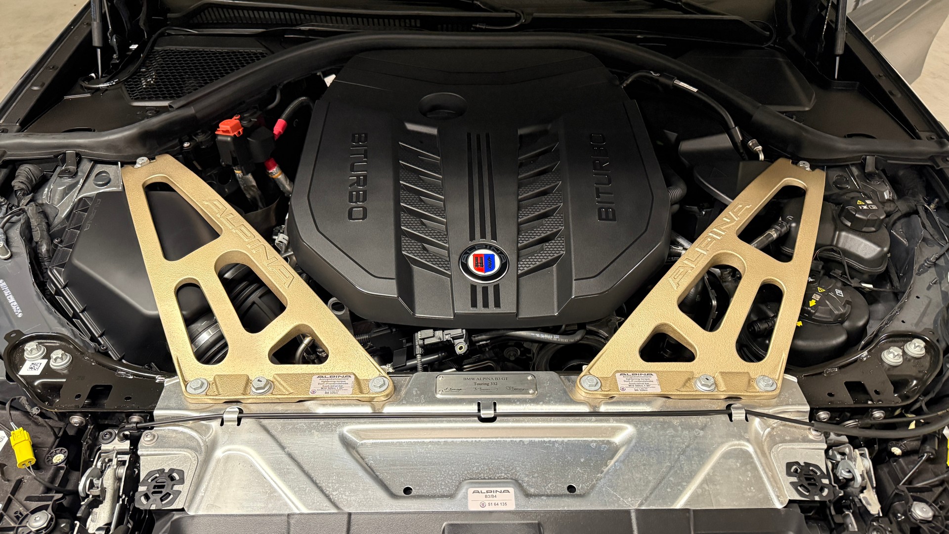 BMW-ALPINA B3 GT 3.0 Biturbo 4x4-image-12