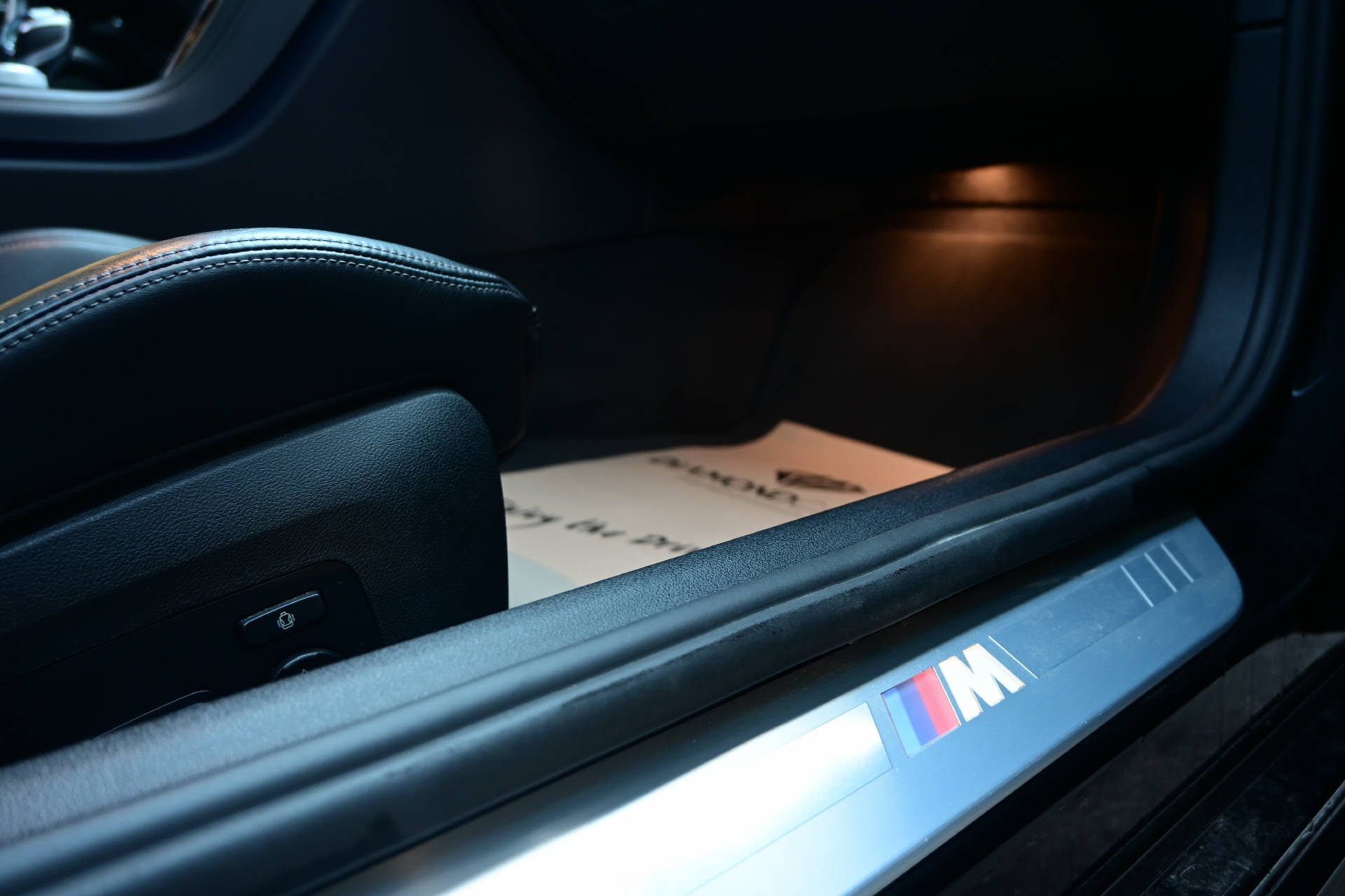 BMW 840i xDrive Gran Coupé *M-Sportpaket*HUD*H&K*Pano*All Black*-image-27