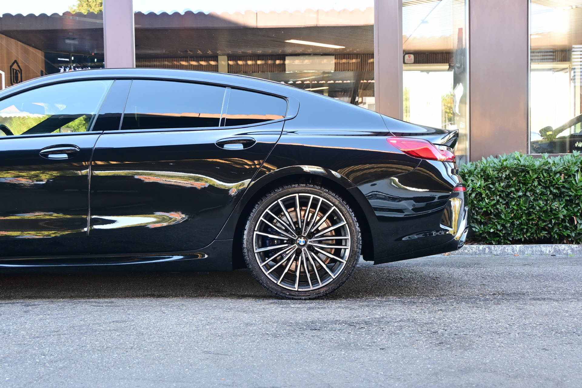 BMW 840i xDrive Gran Coupé *M-Sportpaket*HUD*H&K*Pano*All Black*-image-5