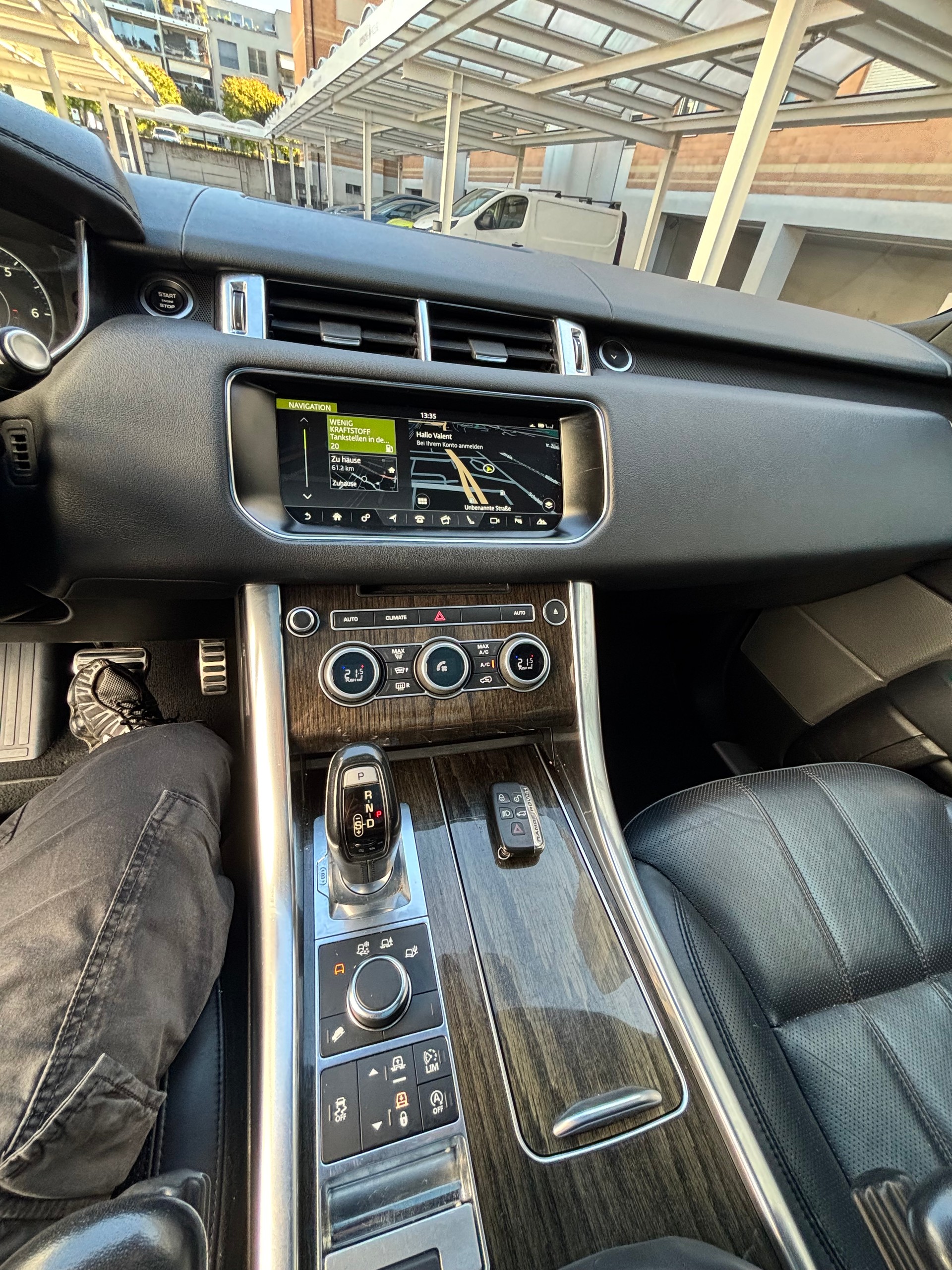 LAND ROVER 3.0 SDV6 HSE Dynamic-image-5