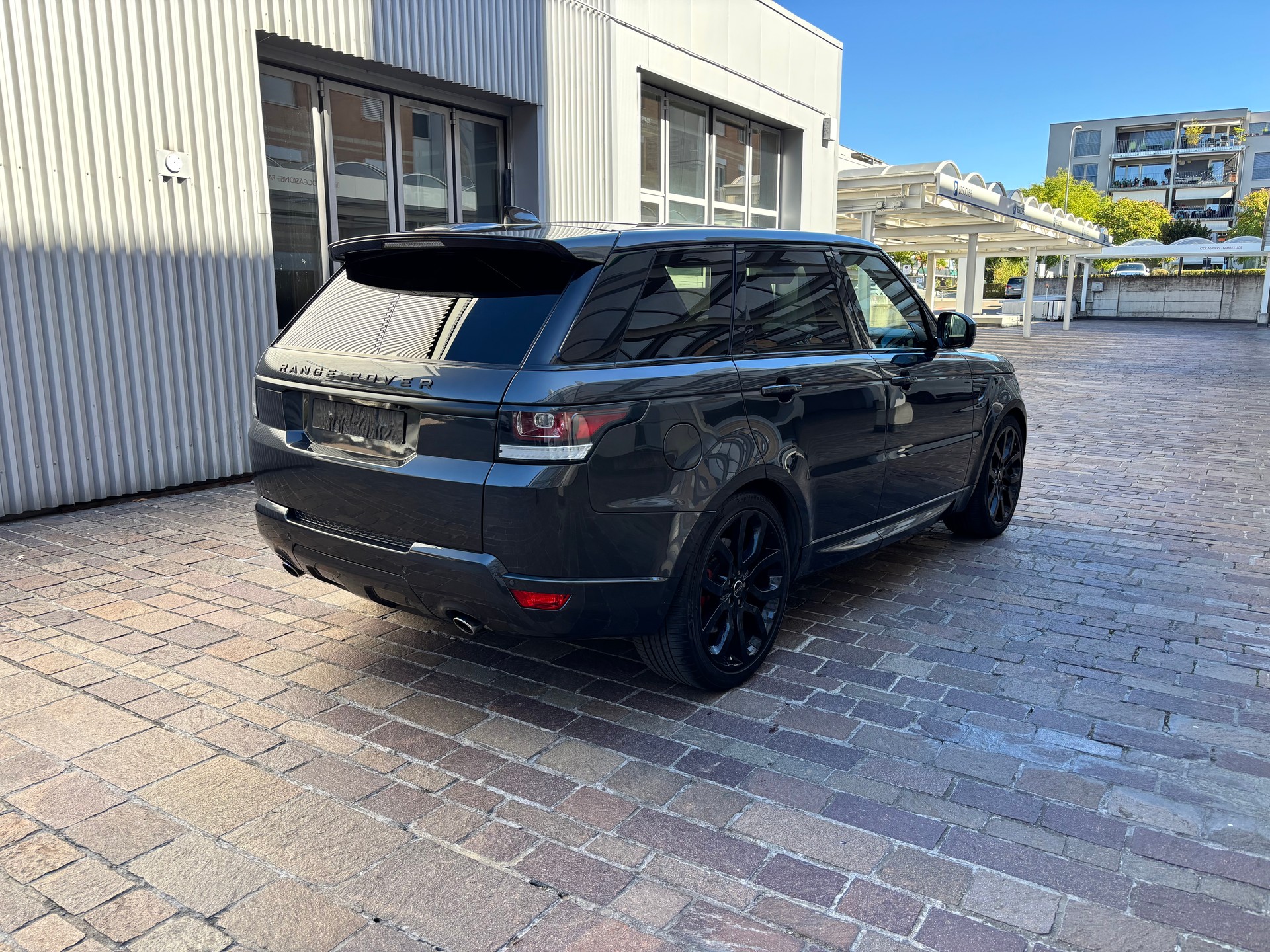 LAND ROVER 3.0 SDV6 HSE Dynamic-image-1