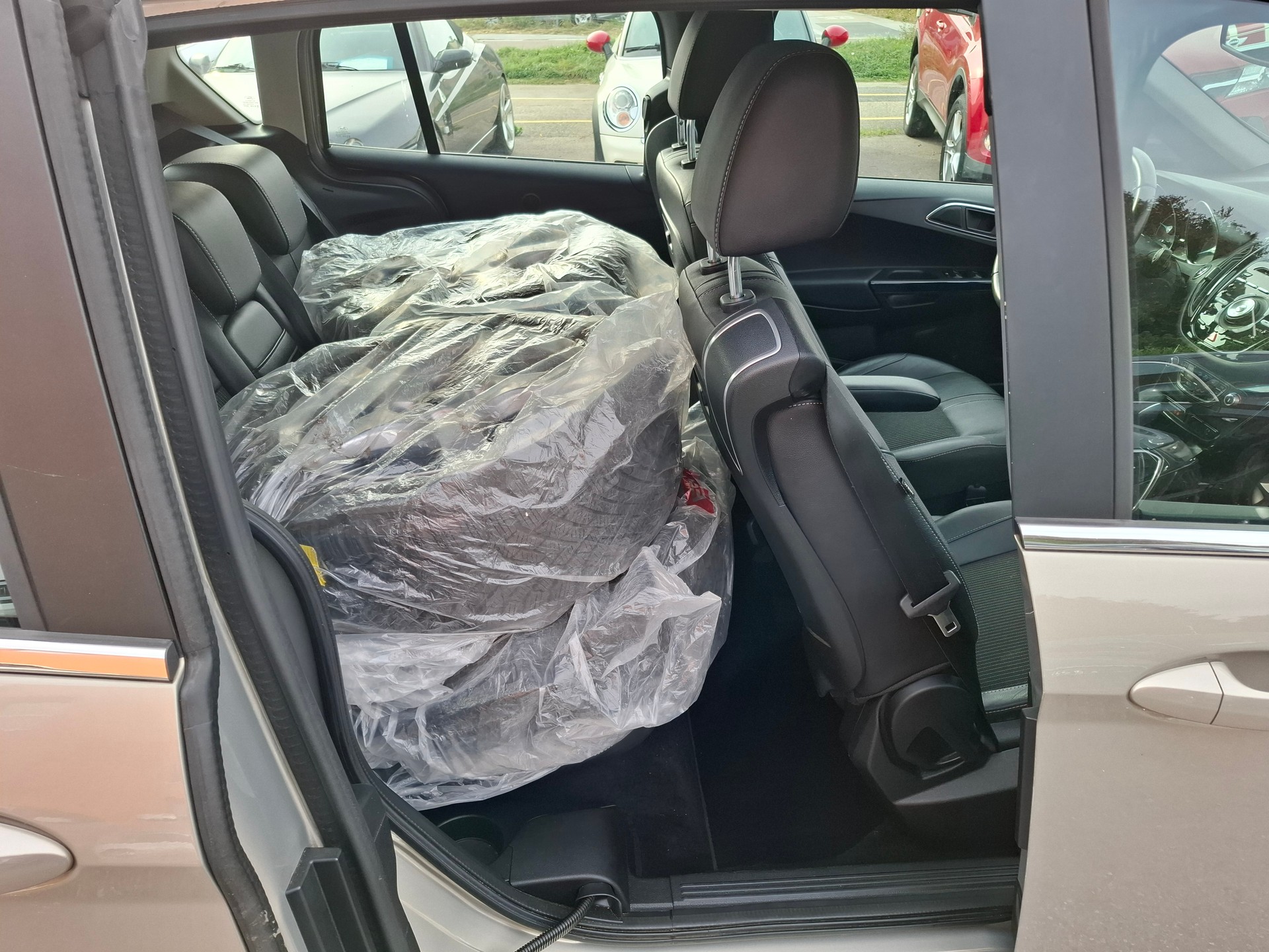 FORD B-Max 1.6 Ti-VCT Titanium PowerShift-image-8