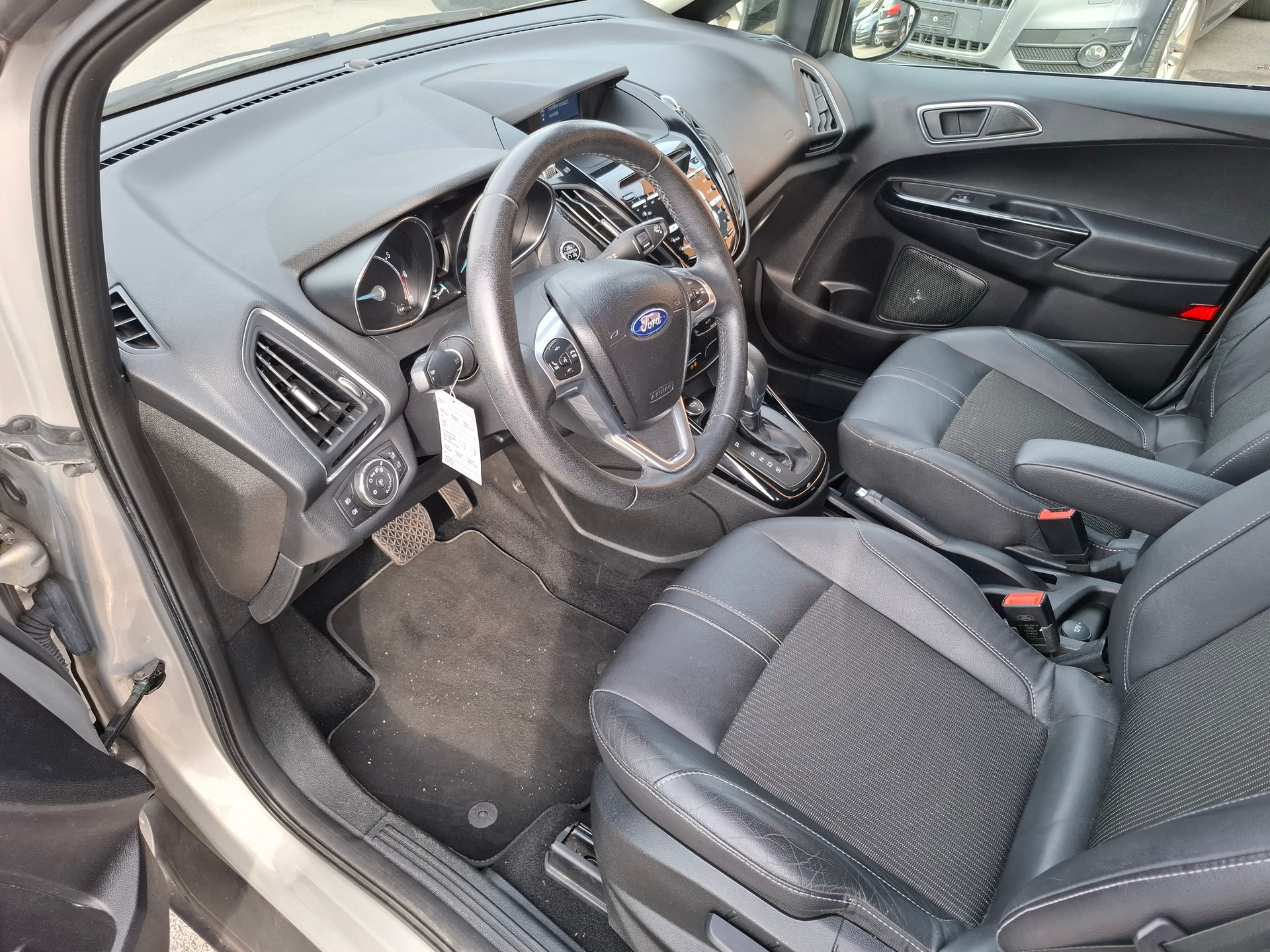 FORD B-Max 1.6 Ti-VCT Titanium PowerShift-image-7