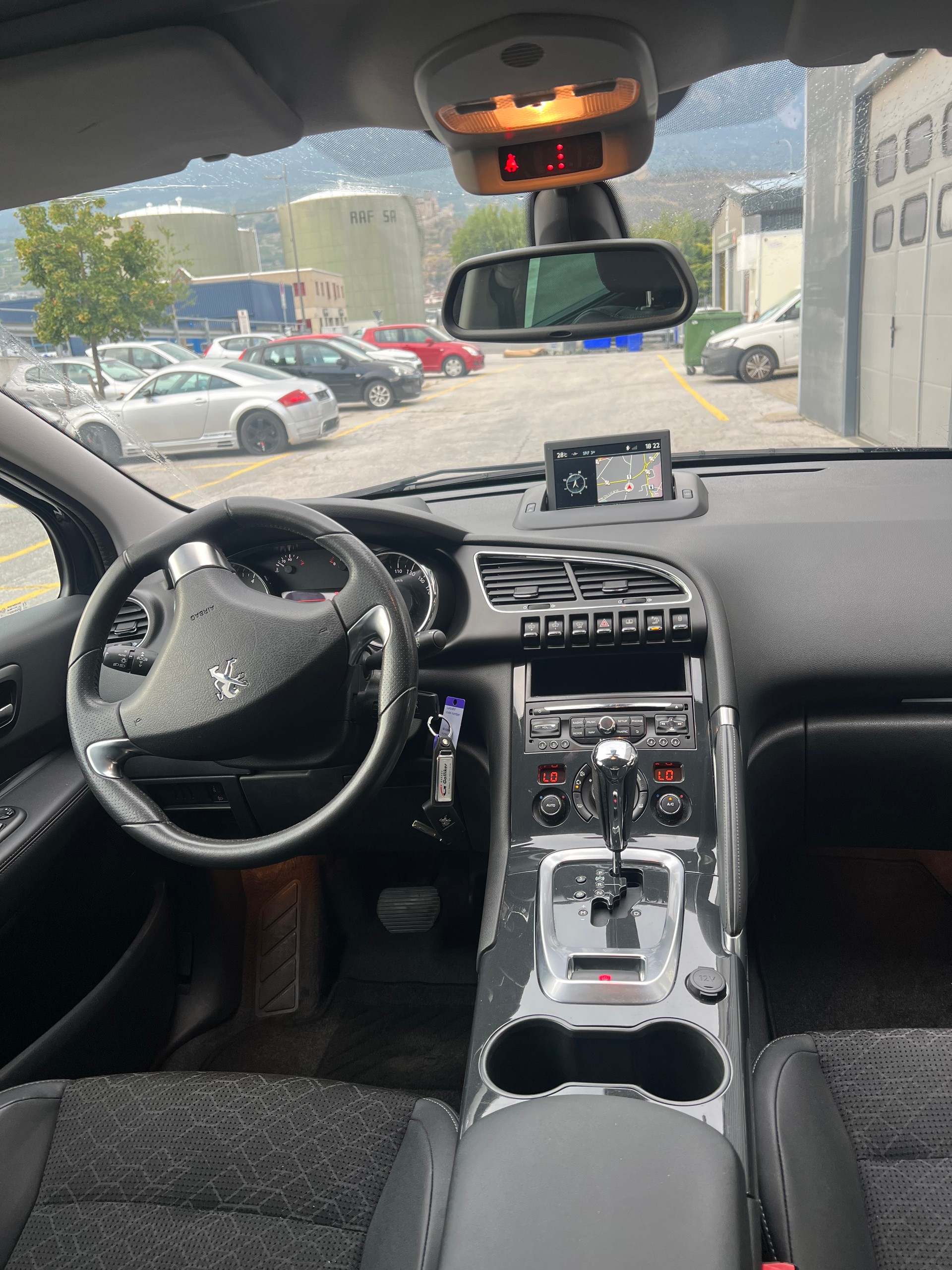 PEUGEOT 3008 1.6 1THP Allure Tiptronic-image-4