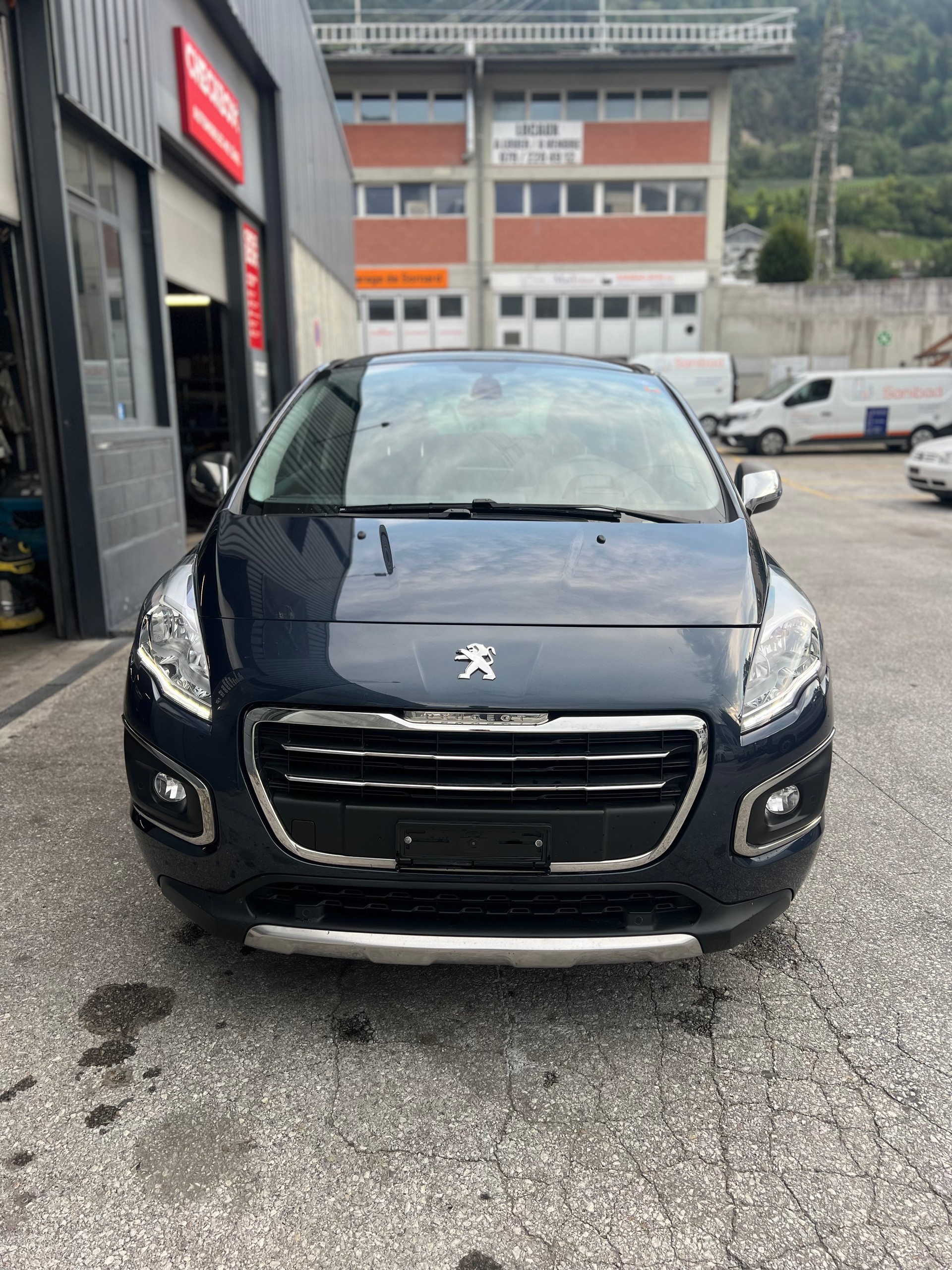 PEUGEOT 3008 1.6 1THP Allure Tiptronic-image-0