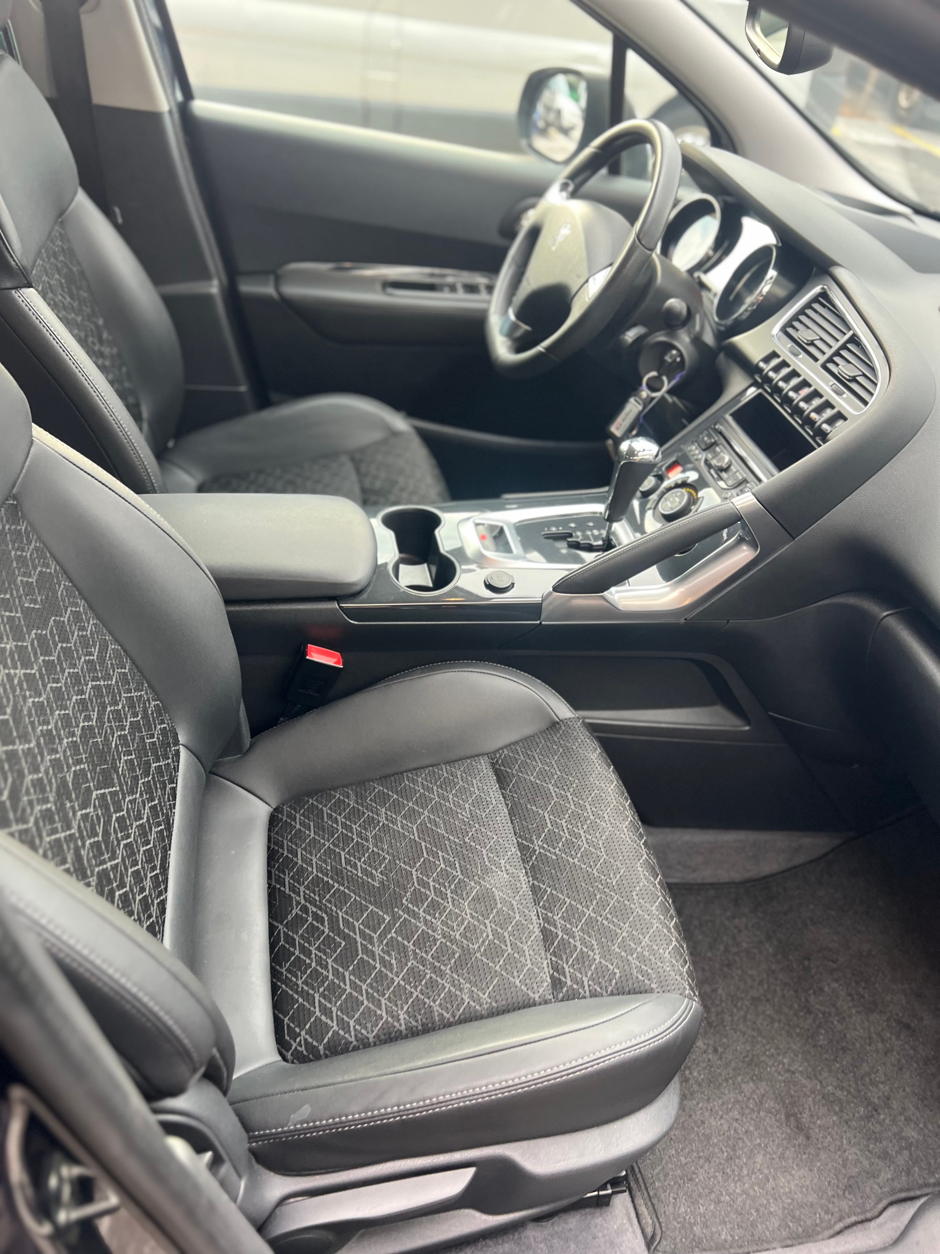 PEUGEOT 3008 1.6 1THP Allure Tiptronic-image-7