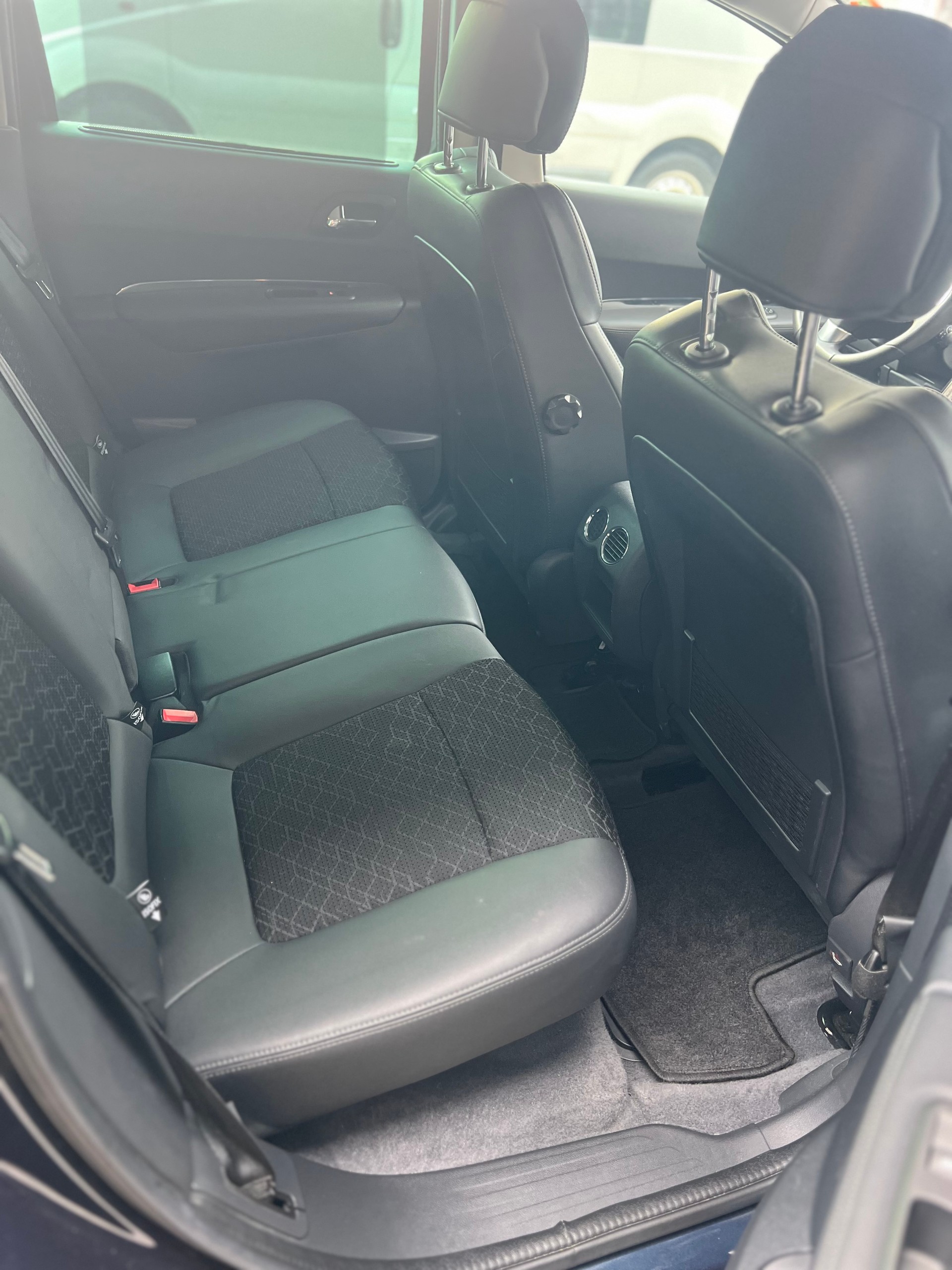 PEUGEOT 3008 1.6 1THP Allure Tiptronic-image-5