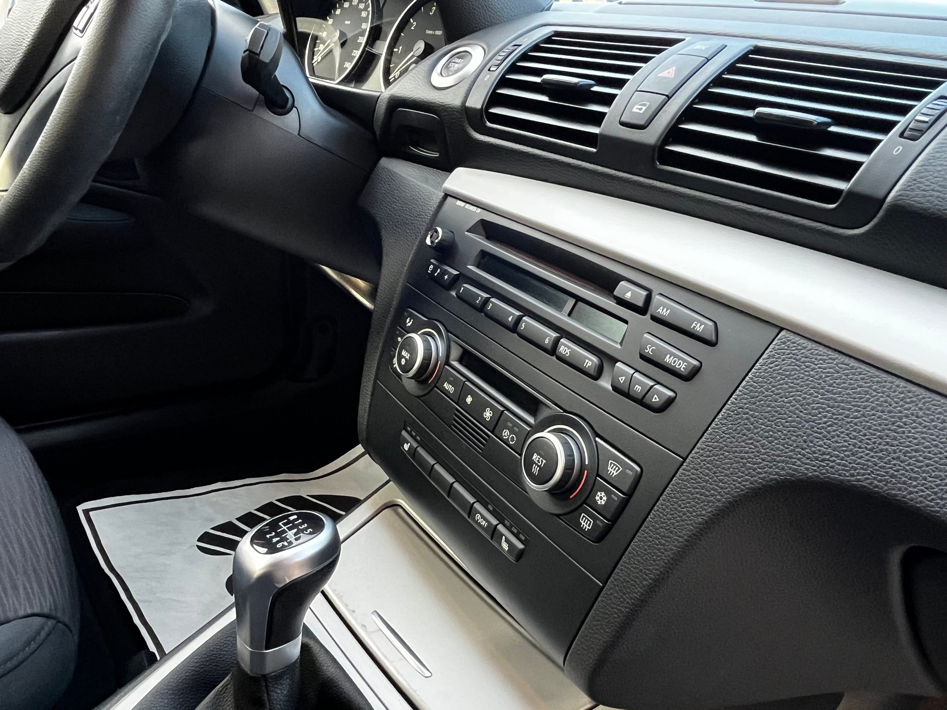BMW 116i 2.0 Access-image-17