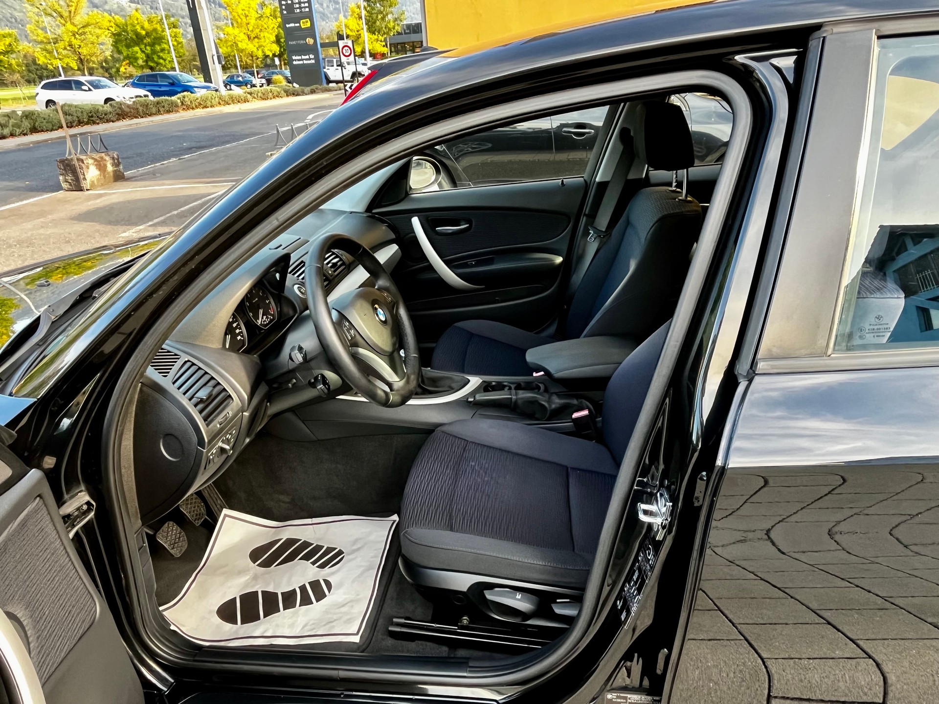 BMW 116i 2.0 Access-image-8