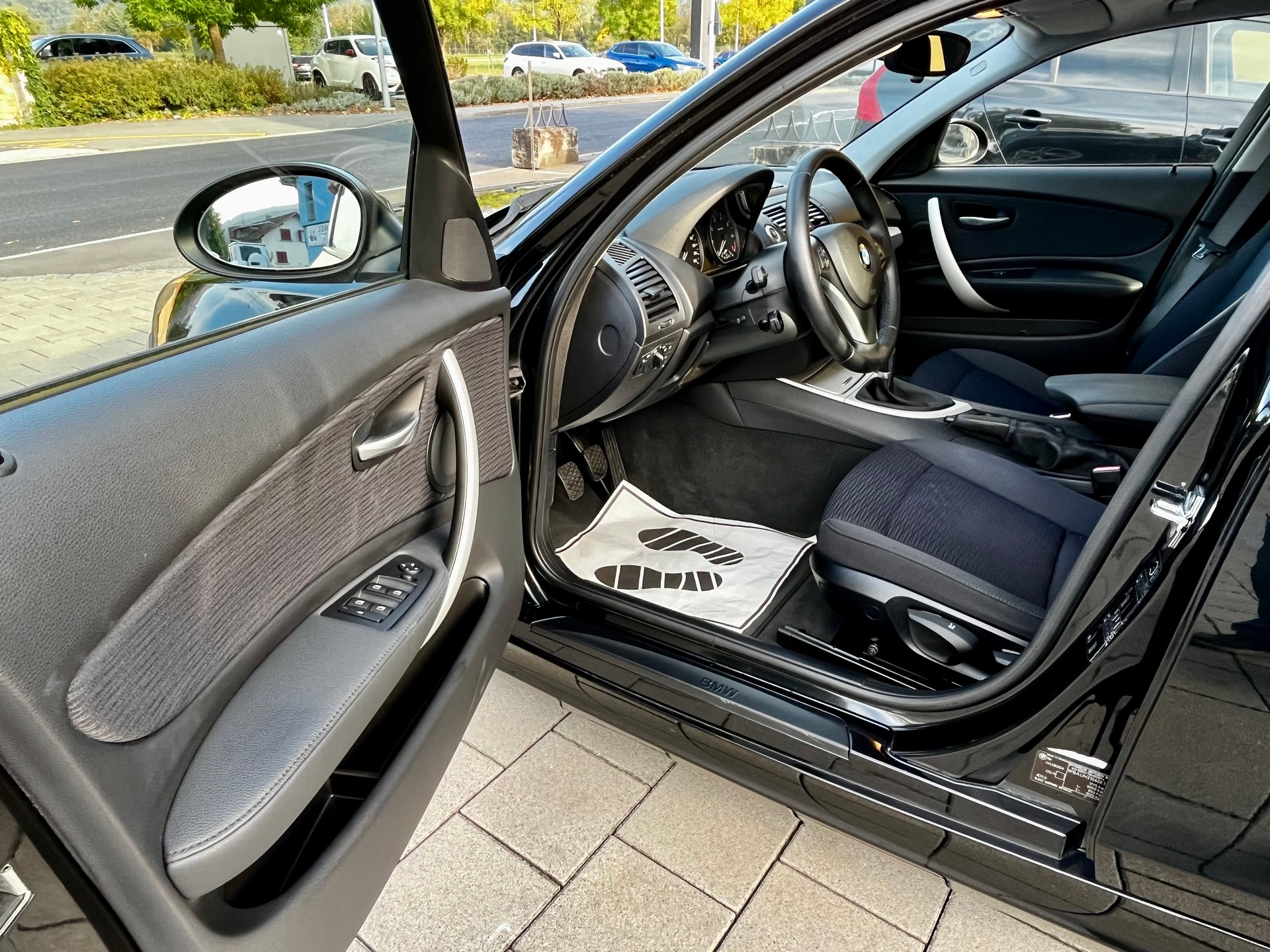 BMW 116i 2.0 Access-image-9