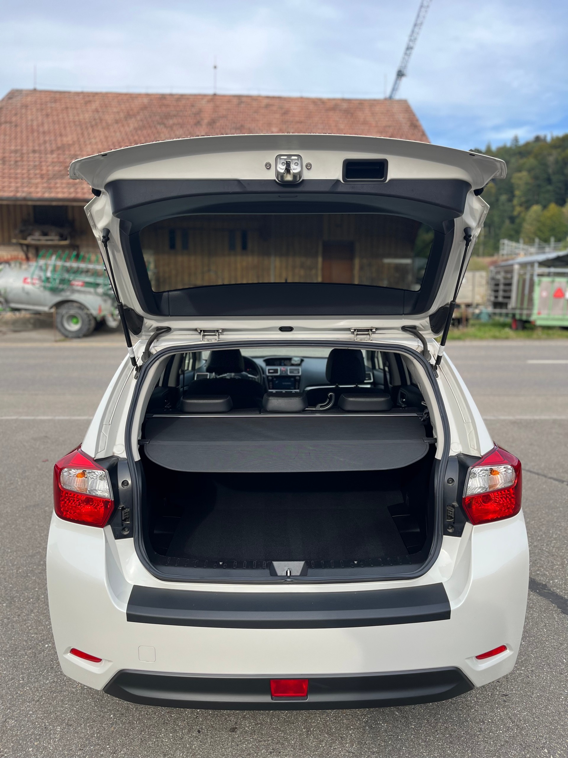SUBARU Impreza 2.0 Swiss Sport Lineartronic / Frisch ab MFK & Service / 8-fach bereift / 1.Hand-image-4