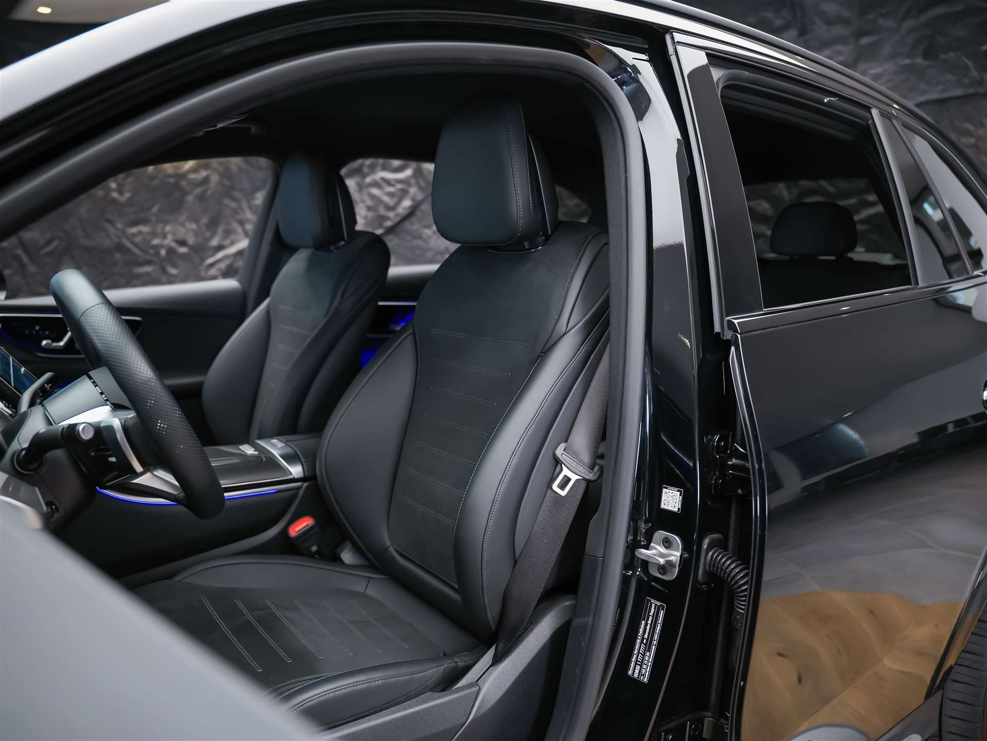 MERCEDES-BENZ GLC 300 d 4Matic 9G-Tronic *ALL BLACK*21" Felgen*Digital LIGHT*AHK*-image-9