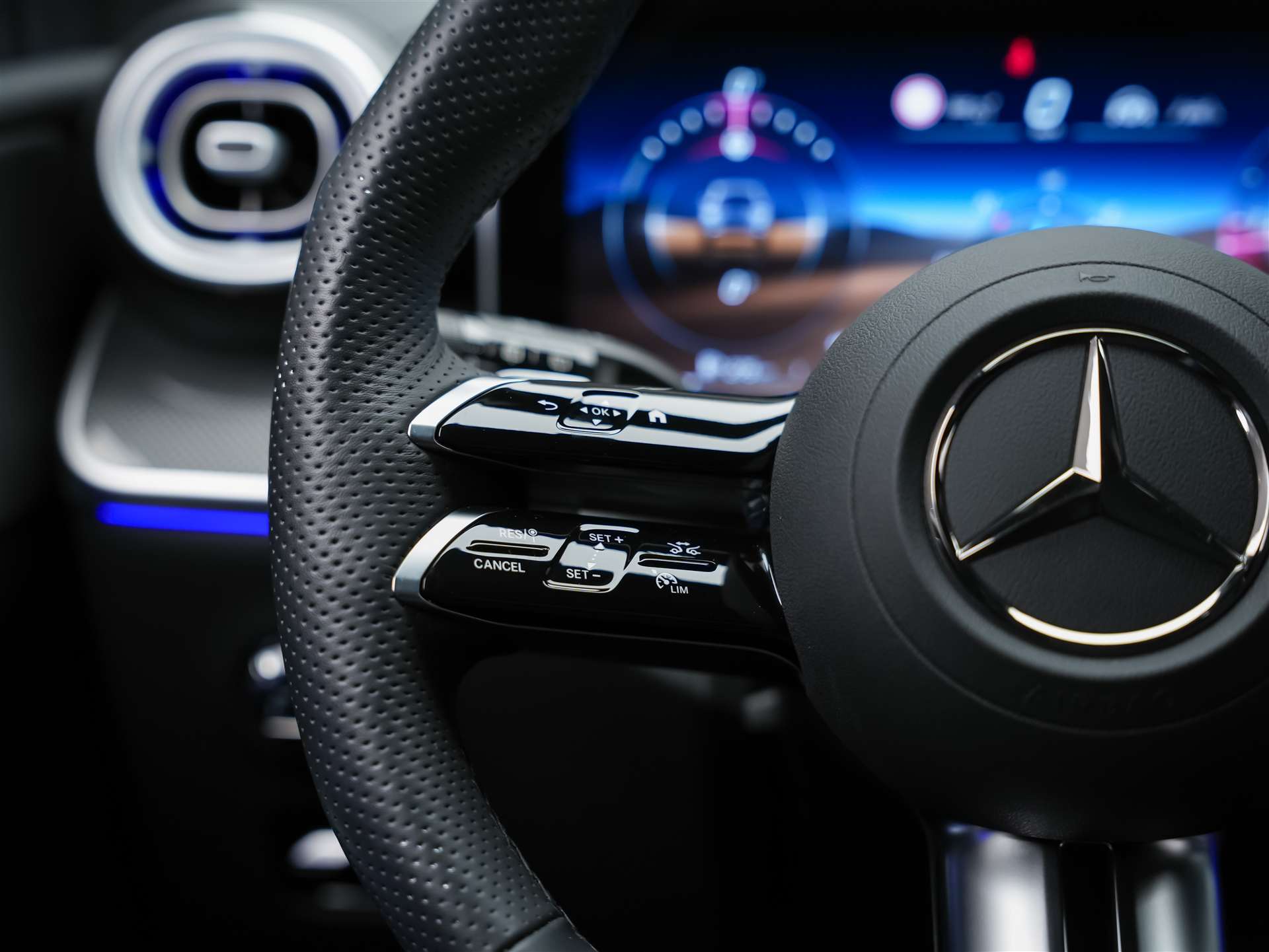 MERCEDES-BENZ GLC 300 d 4Matic 9G-Tronic *ALL BLACK*21" Felgen*Digital LIGHT*AHK*-image-27