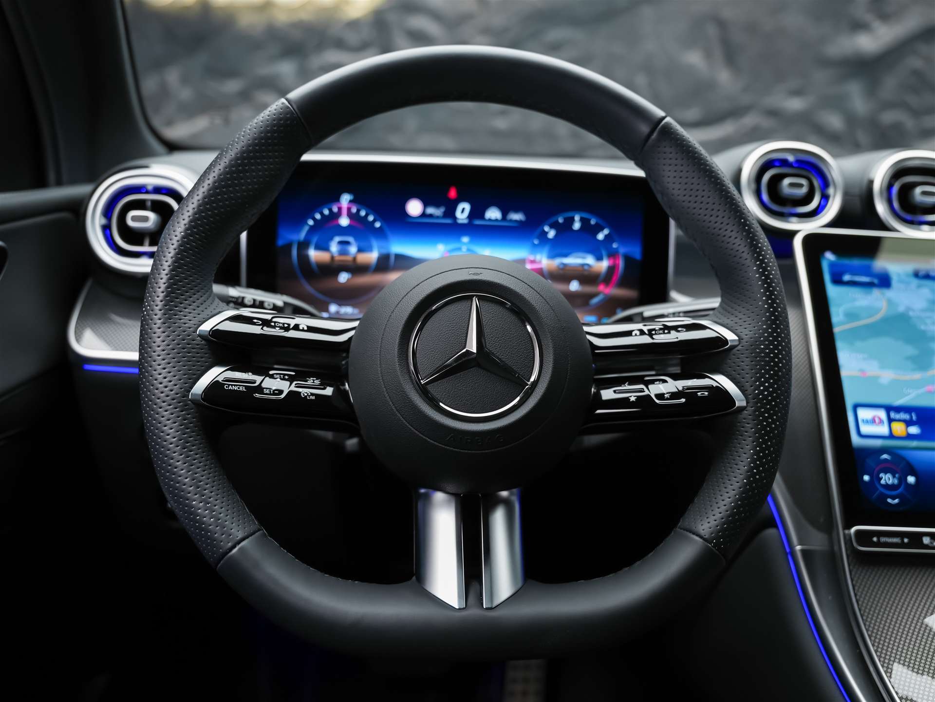 MERCEDES-BENZ GLC 300 d 4Matic 9G-Tronic *ALL BLACK*21" Felgen*Digital LIGHT*AHK*-image-26
